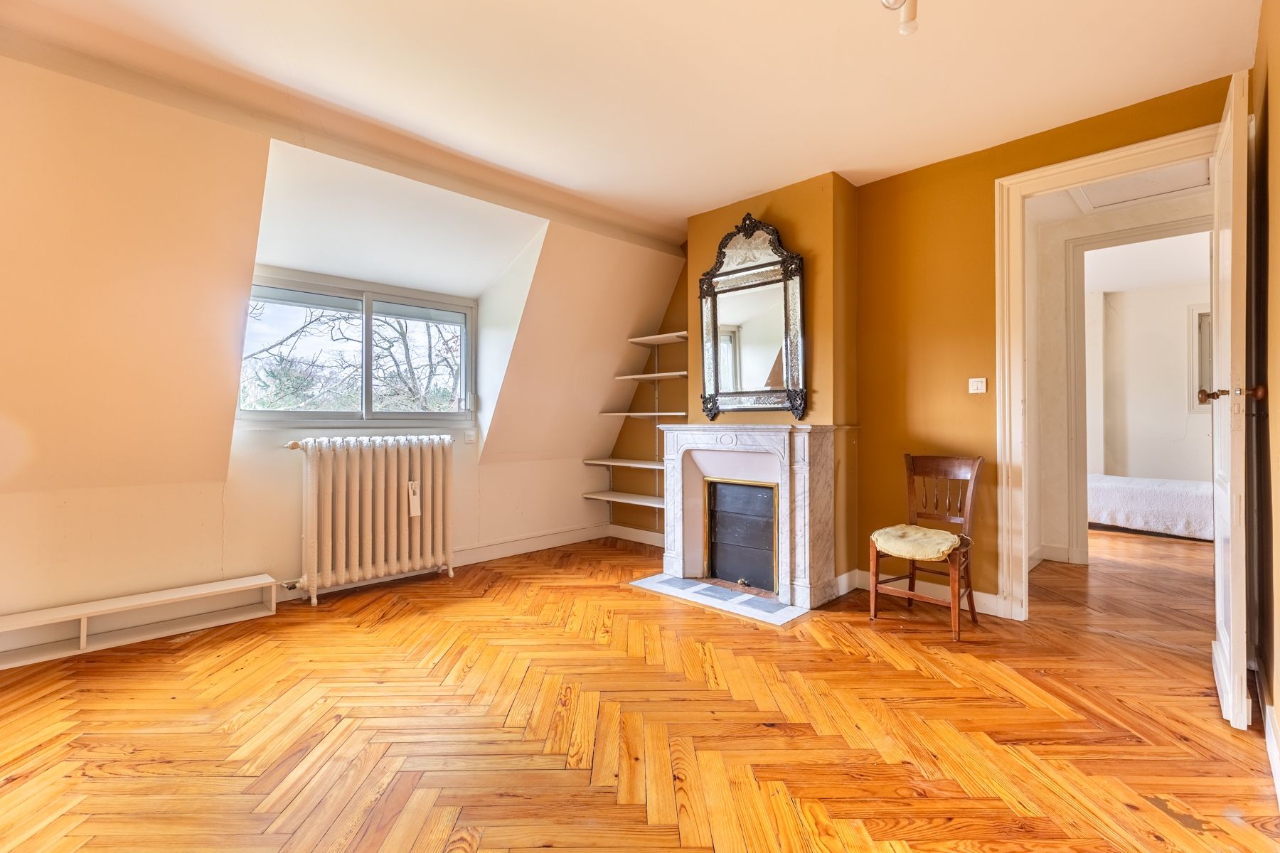 luxury house 10 Rooms for sale on BORDEAUX (33000)