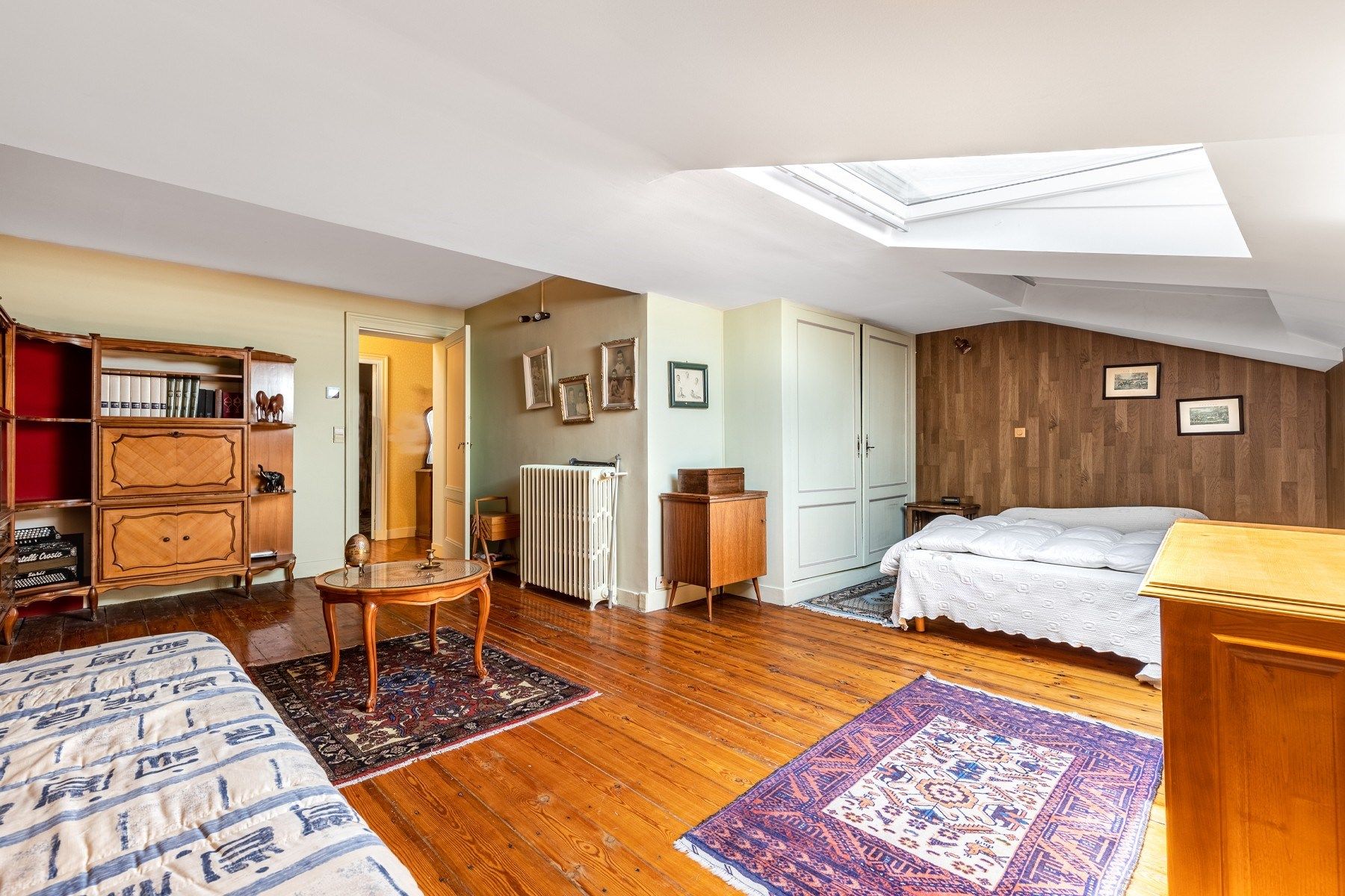 luxury apartment 7 Rooms for sale on BORDEAUX (33000)