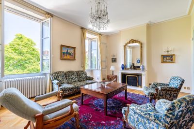 Sale Luxury apartment Bordeaux 7 Rooms 191 m²