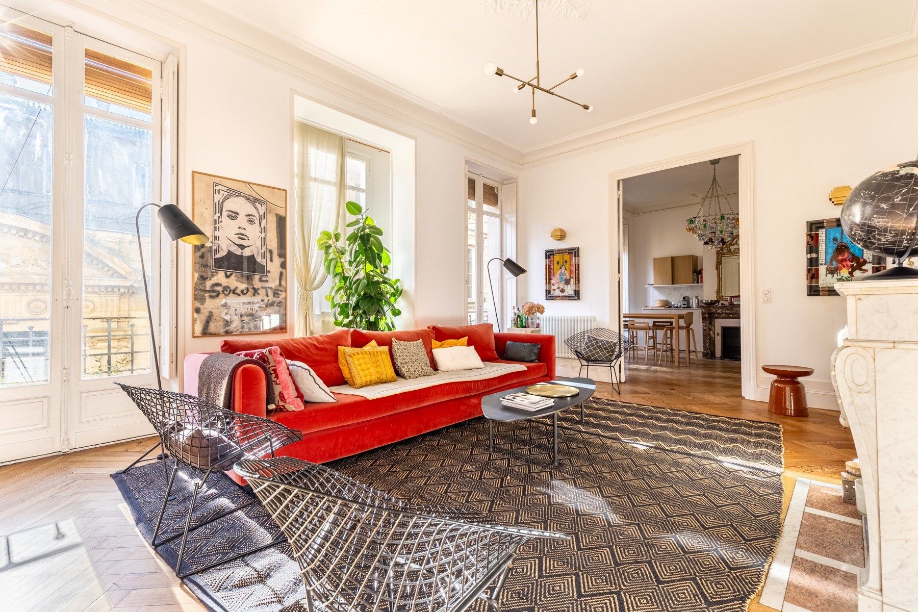 luxury apartment 5 Rooms for sale on BORDEAUX (33000)