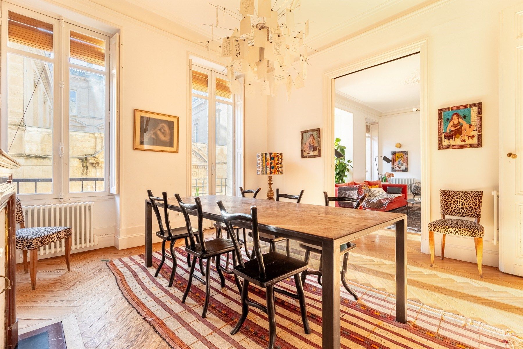 luxury apartment 5 Rooms for sale on BORDEAUX (33000)