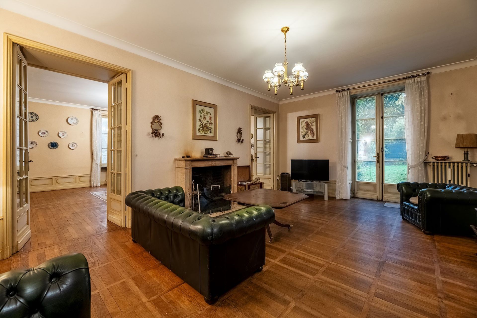 luxury house 10 Rooms for sale on NONTRON (24300)