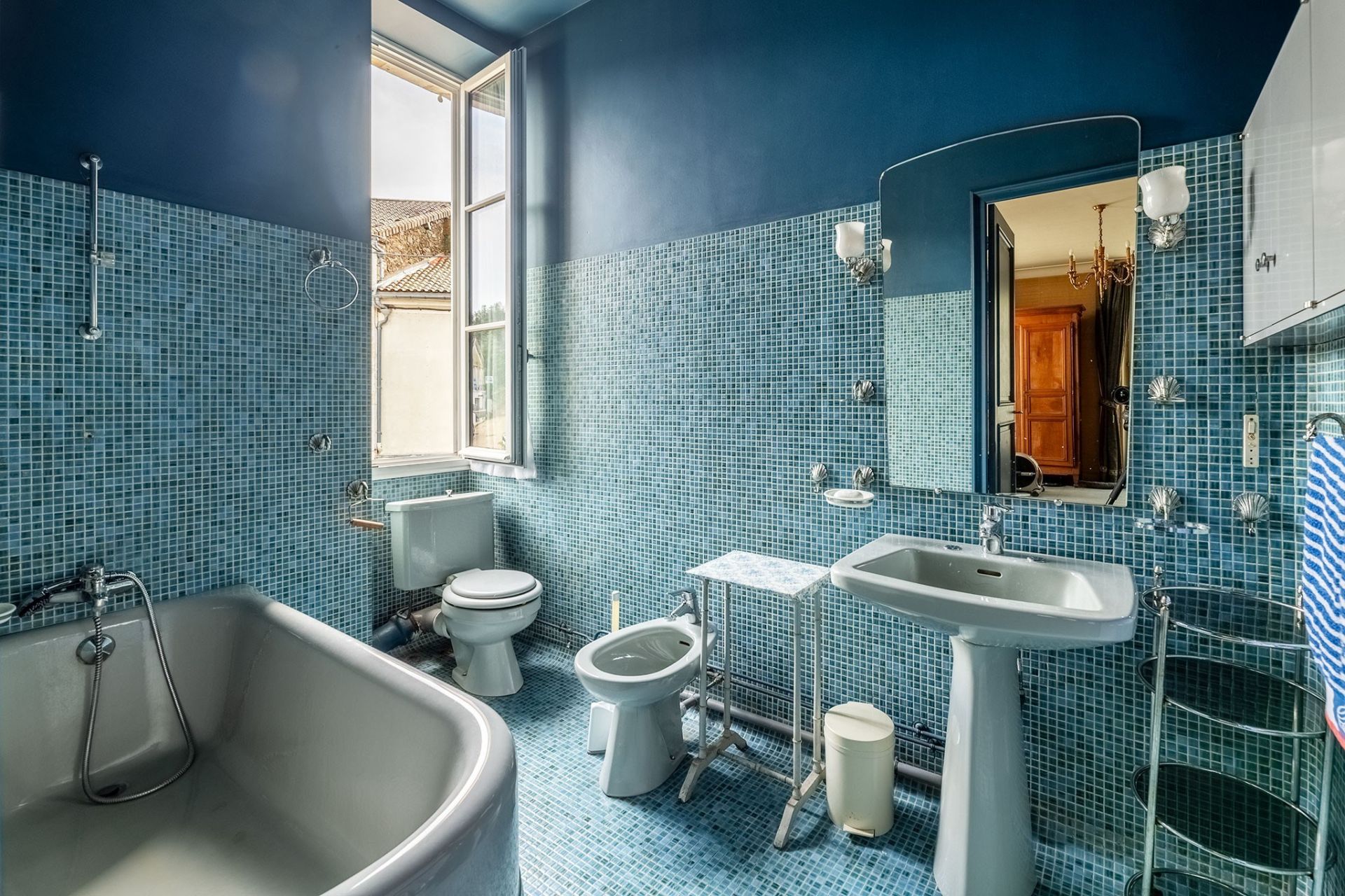 luxury house 10 Rooms for sale on NONTRON (24300)