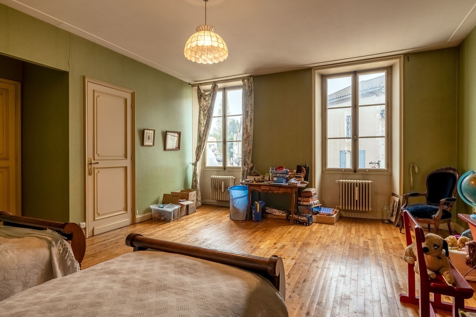 luxury house 10 Rooms for sale on NONTRON (24300)