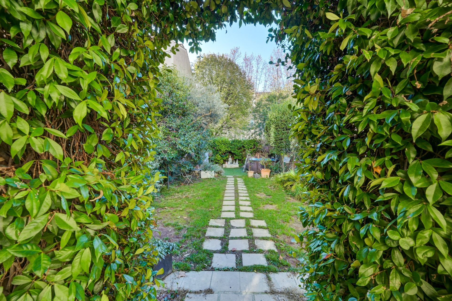 luxury house 10 Rooms for sale on AIX EN PROVENCE (13100)