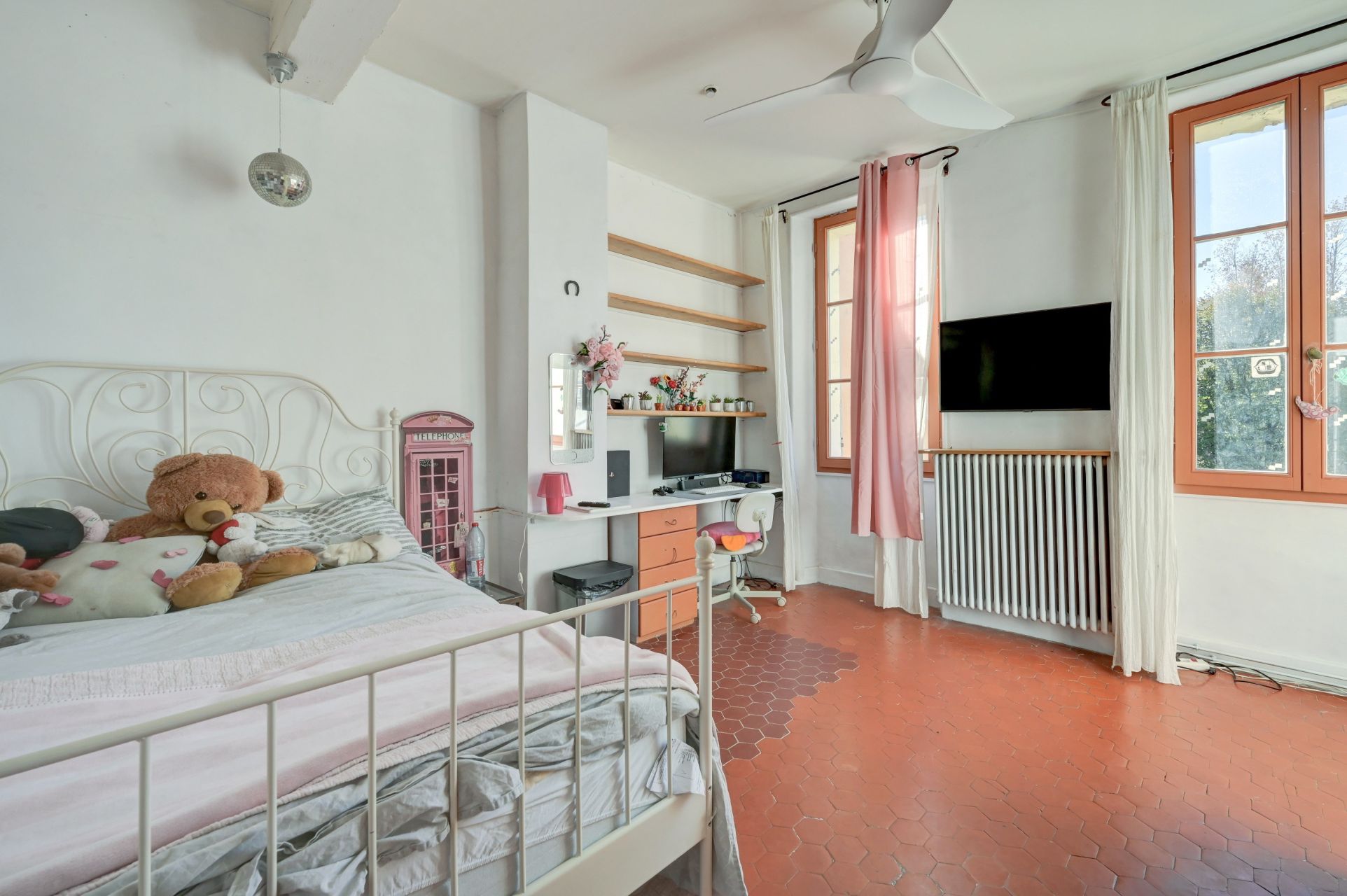 luxury house 10 Rooms for sale on AIX EN PROVENCE (13100)