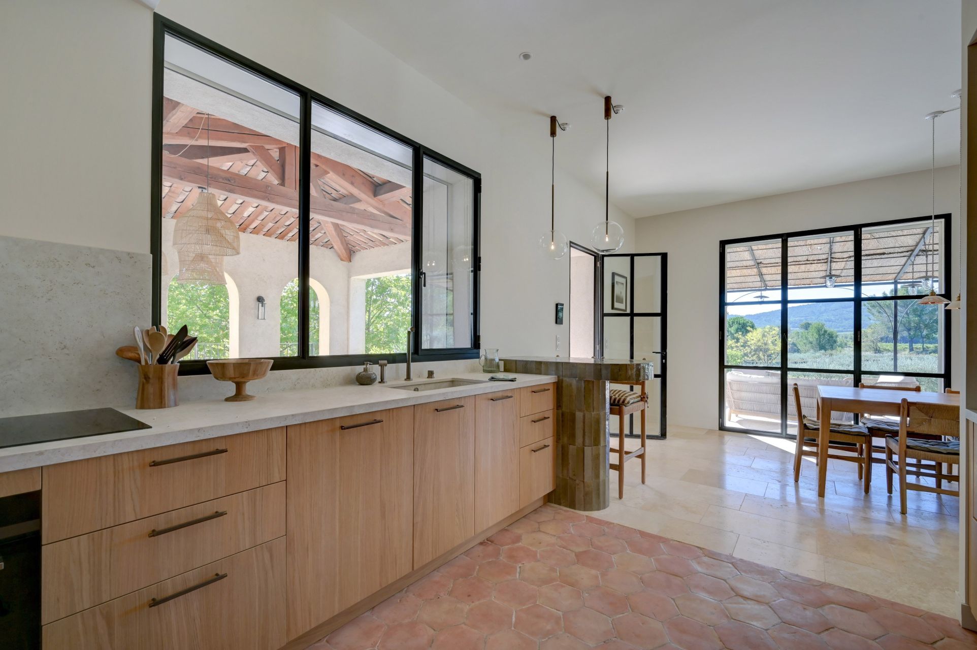 bastide 9 Rooms for seasonal rent on LE PUY STE REPARADE (13610)