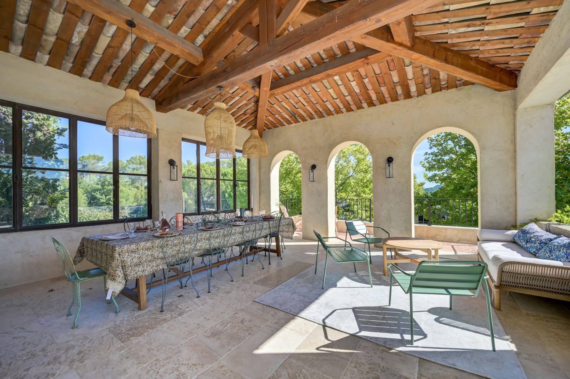bastide 9 Pièces en location saisonnière sur LE PUY STE REPARADE (13610)