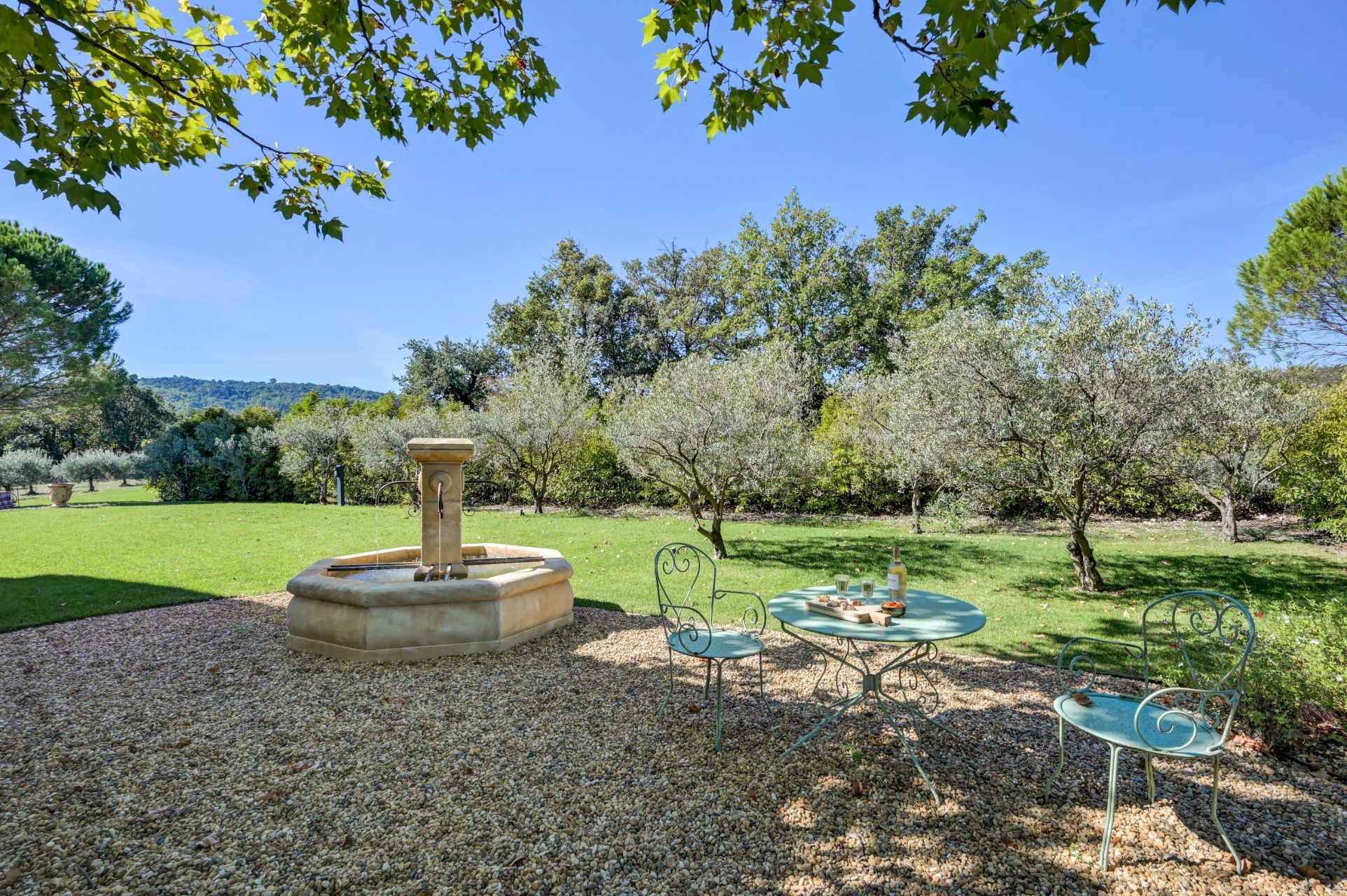 bastide 9 Rooms for seasonal rent on LE PUY STE REPARADE (13610)