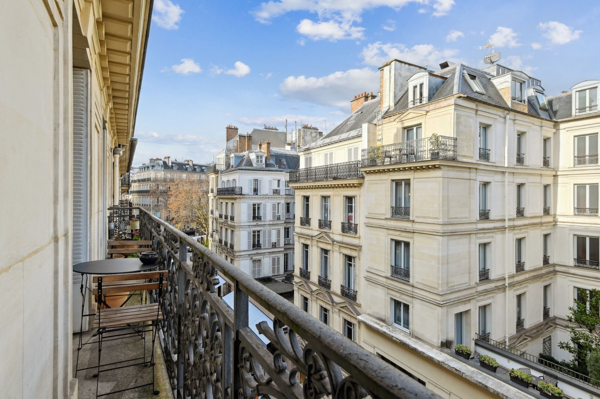 luxury apartment 6 Rooms for sale on PARIS (75008)