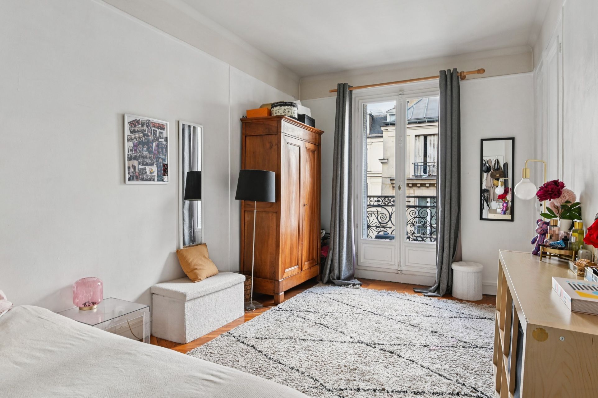 luxury apartment 6 Rooms for sale on PARIS (75008)
