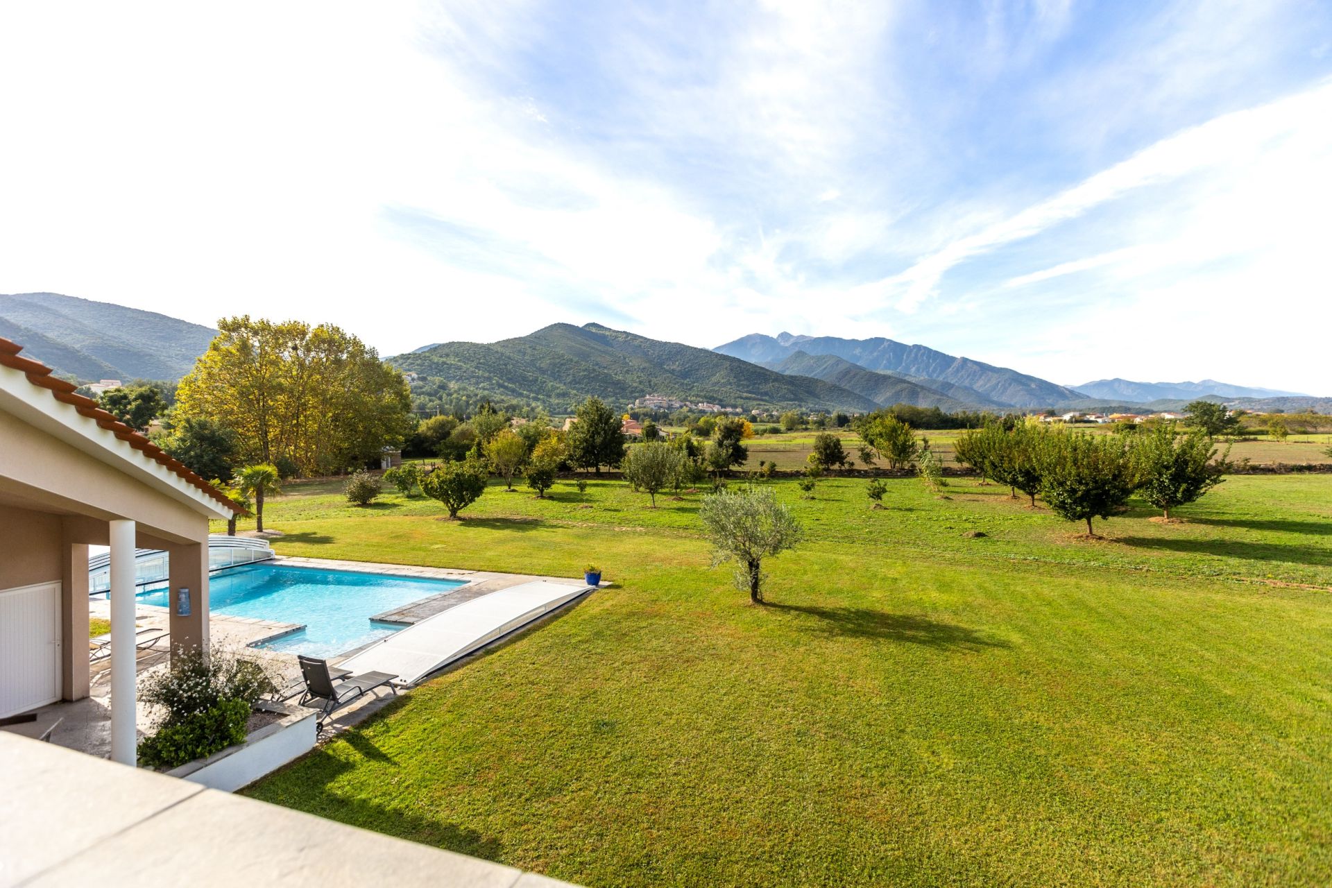 luxury house 6 Rooms for sale on VINCA (66320)