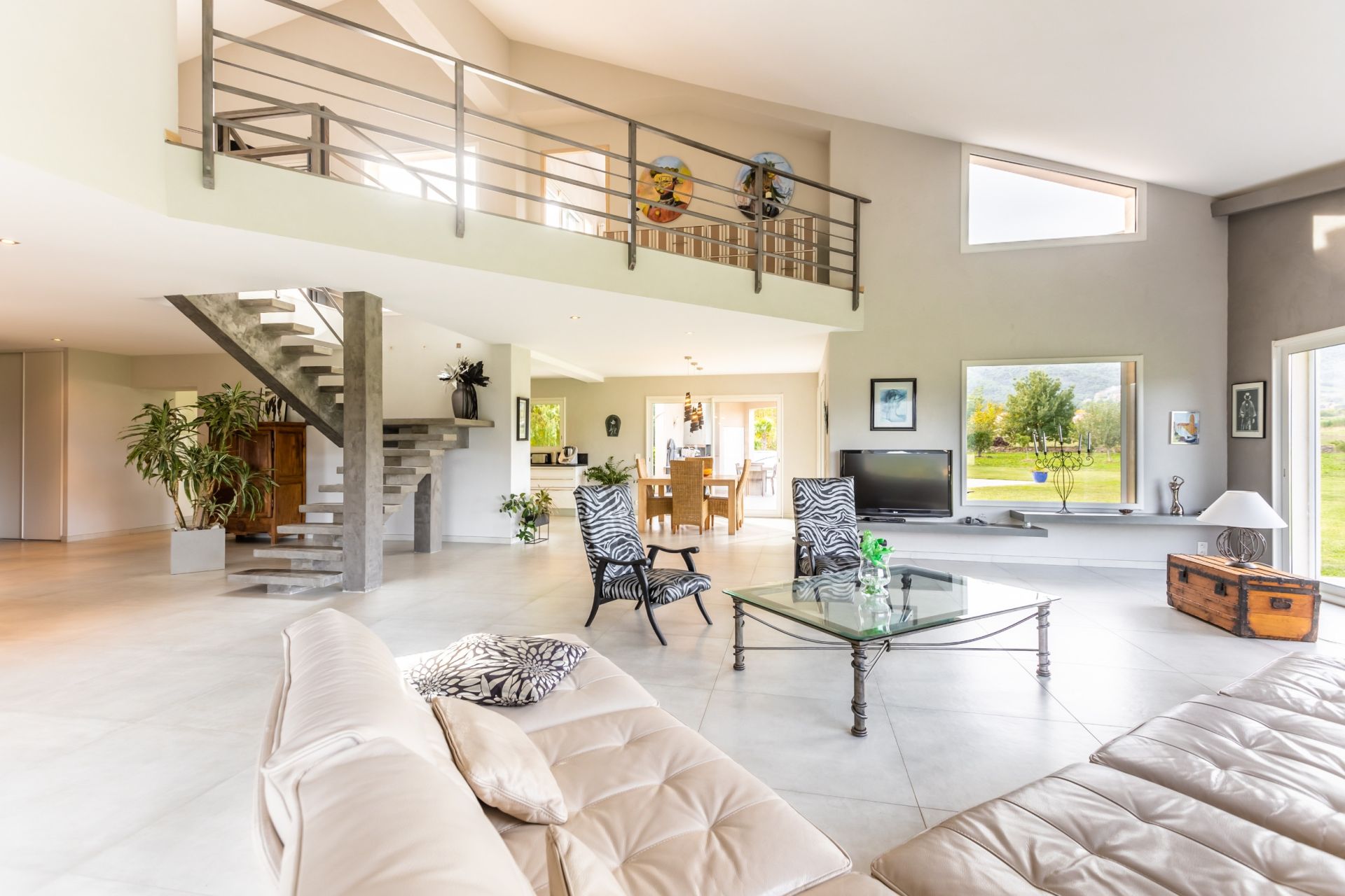 luxury house 6 Rooms for sale on VINCA (66320)