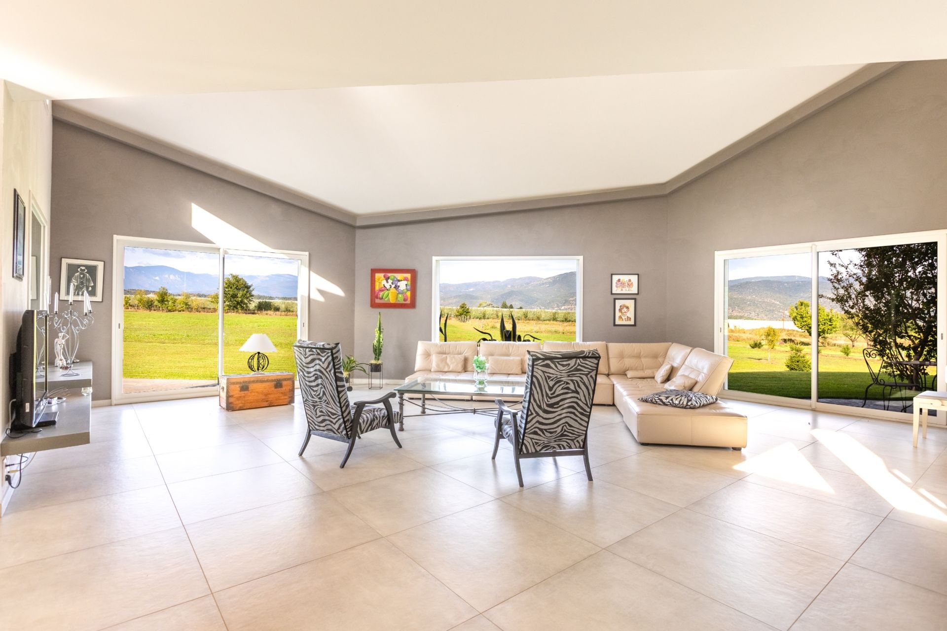 luxury house 6 Rooms for sale on VINCA (66320)