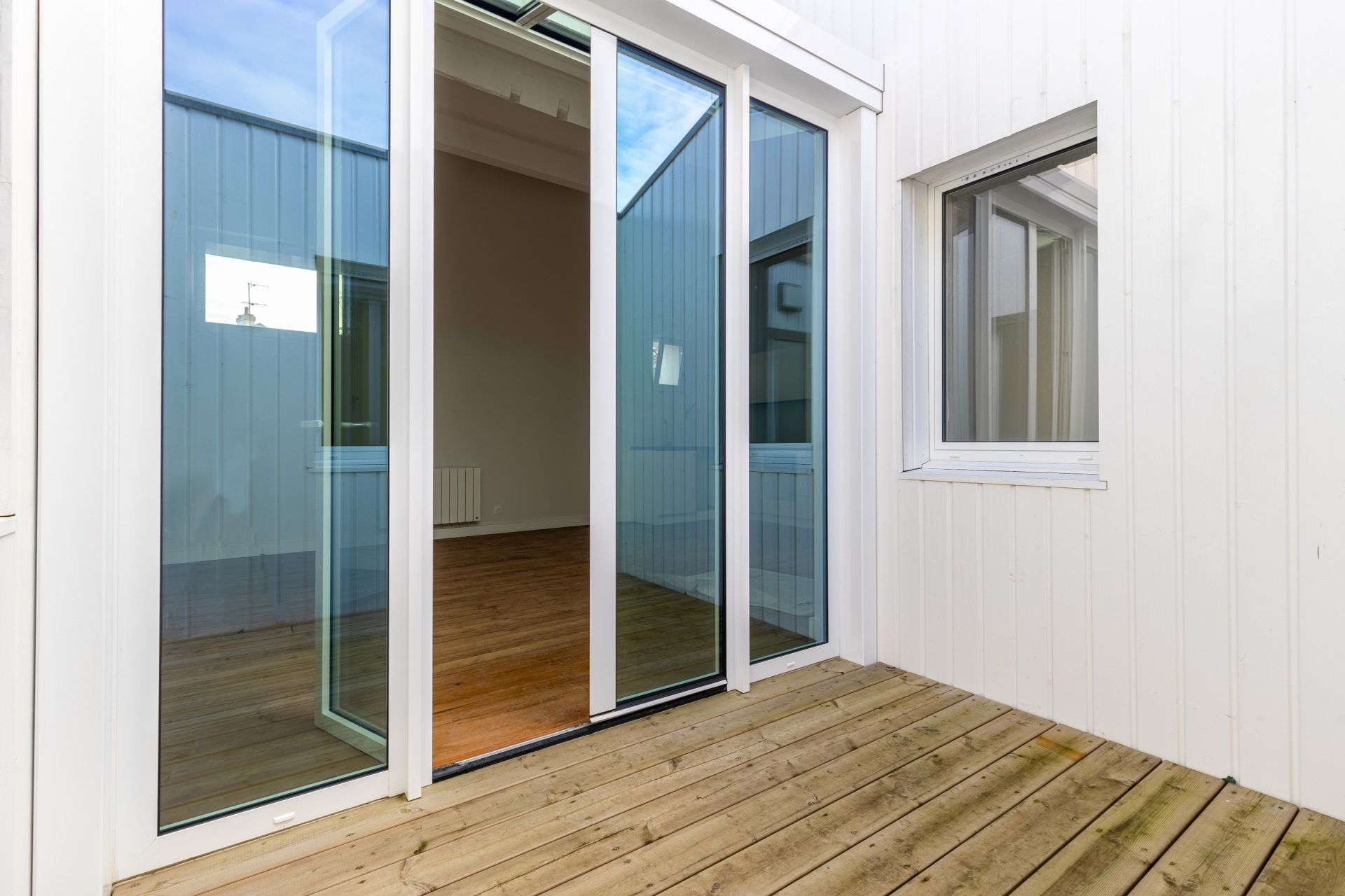 luxury apartment 4 Rooms for sale on BORDEAUX (33000)