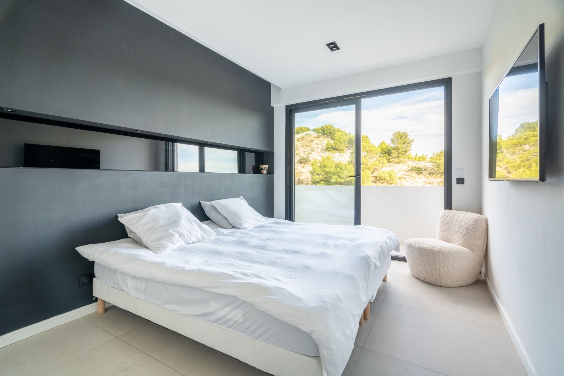 luxury apartment 3 Rooms for sale on MARSEILLE (13008)