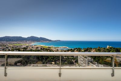 Sale Luxury apartment Marseille 8 3 Rooms 111 m²
