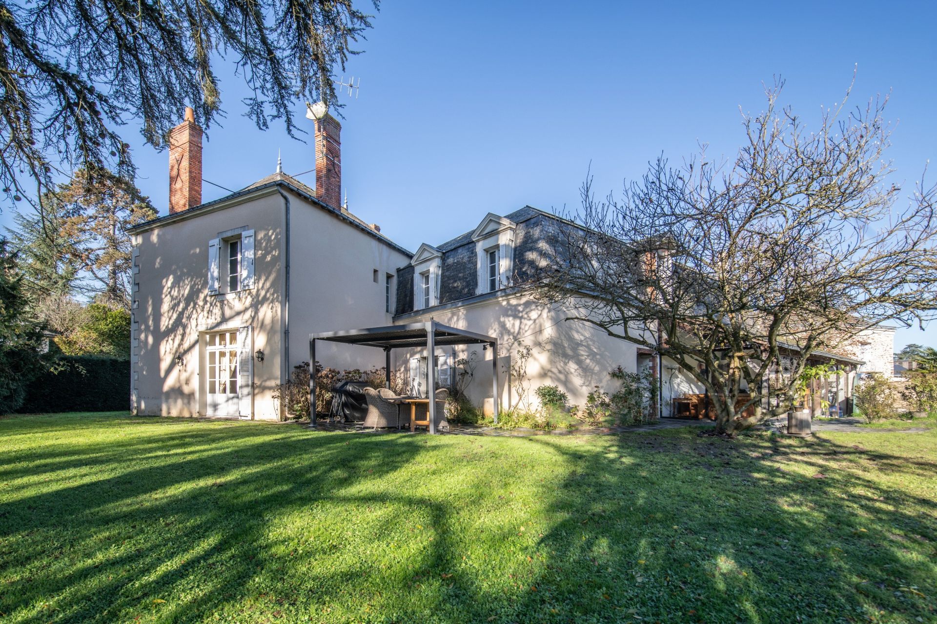 maison de luxe 13 Pièces en vente sur SEGRE EN ANJOU BLEU (49500)