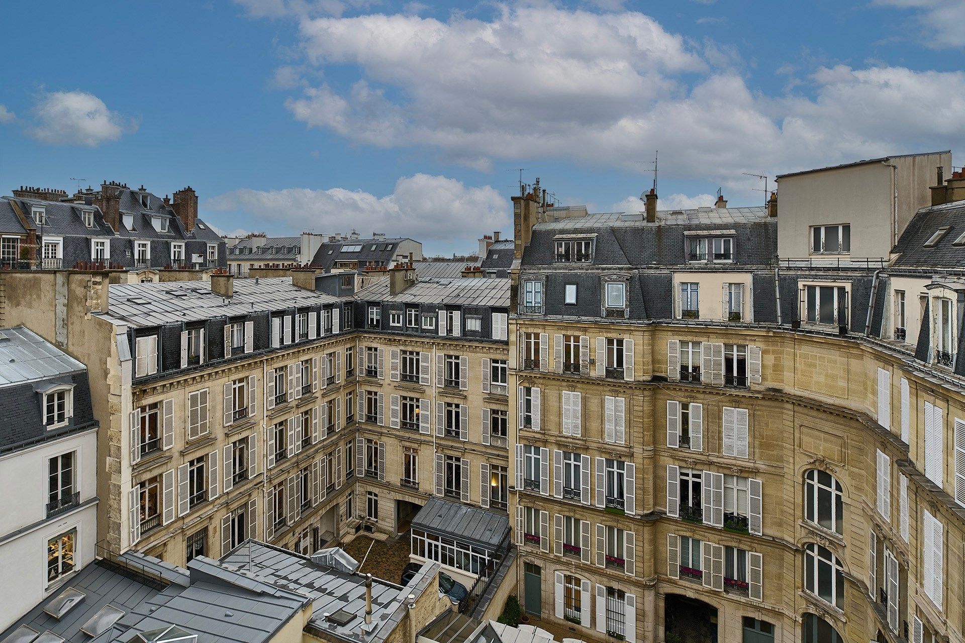 luxury apartment 2 Rooms for sale on PARIS (75008)