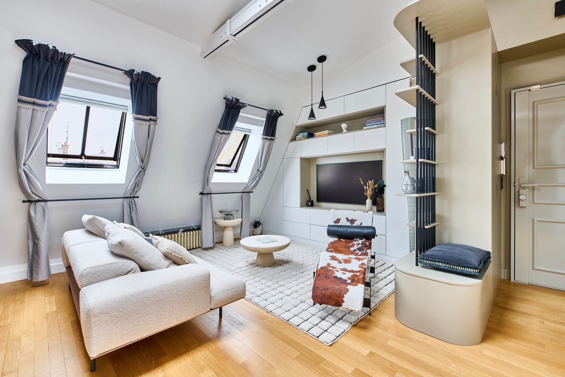 luxury apartment 2 Rooms for sale on PARIS (75008)