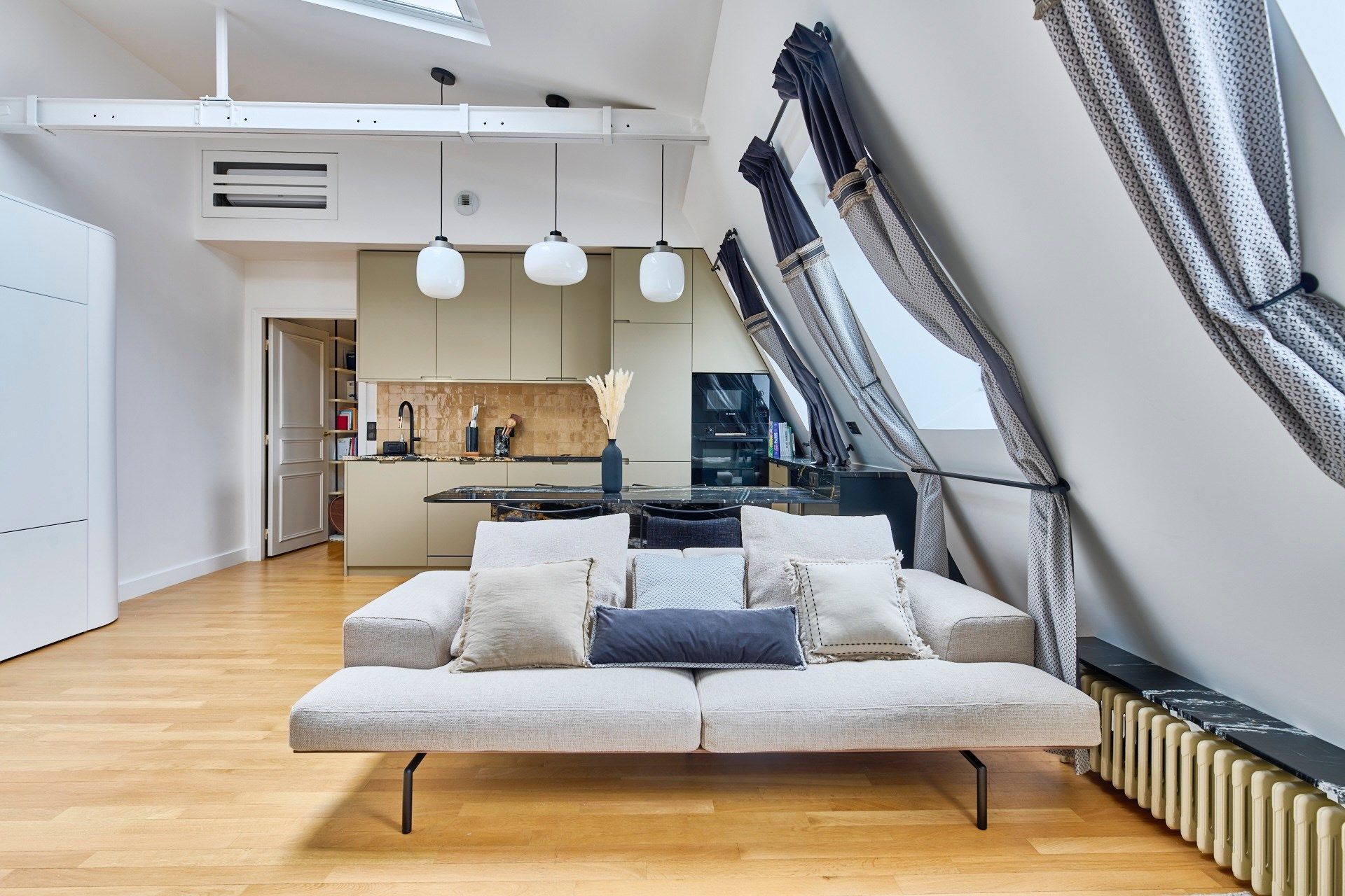 luxury apartment 2 Rooms for sale on PARIS (75008)
