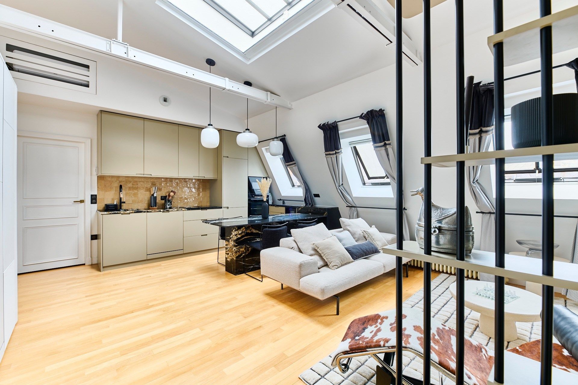 luxury apartment 2 Rooms for sale on PARIS (75008)