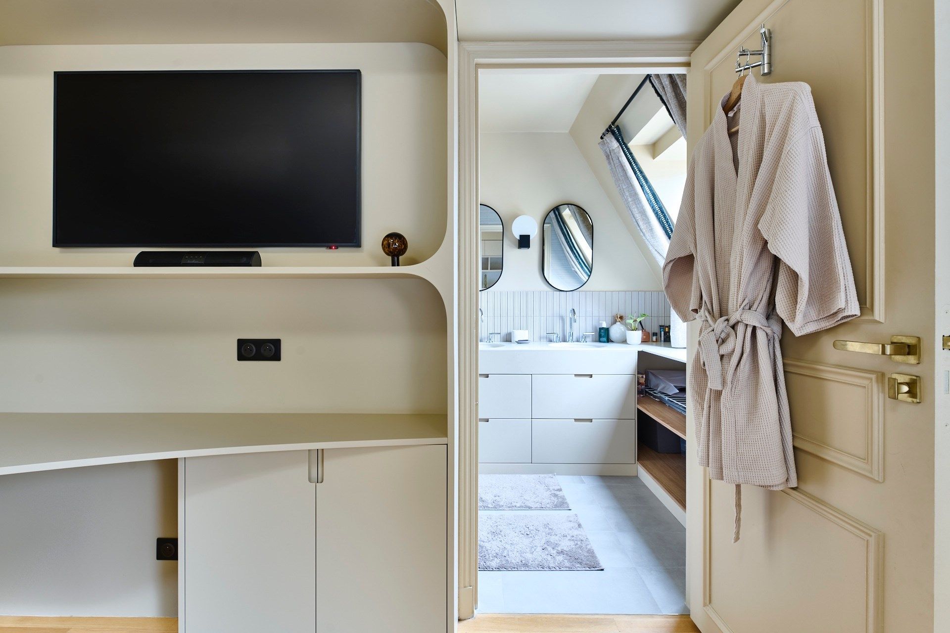 luxury apartment 2 Rooms for sale on PARIS (75008)