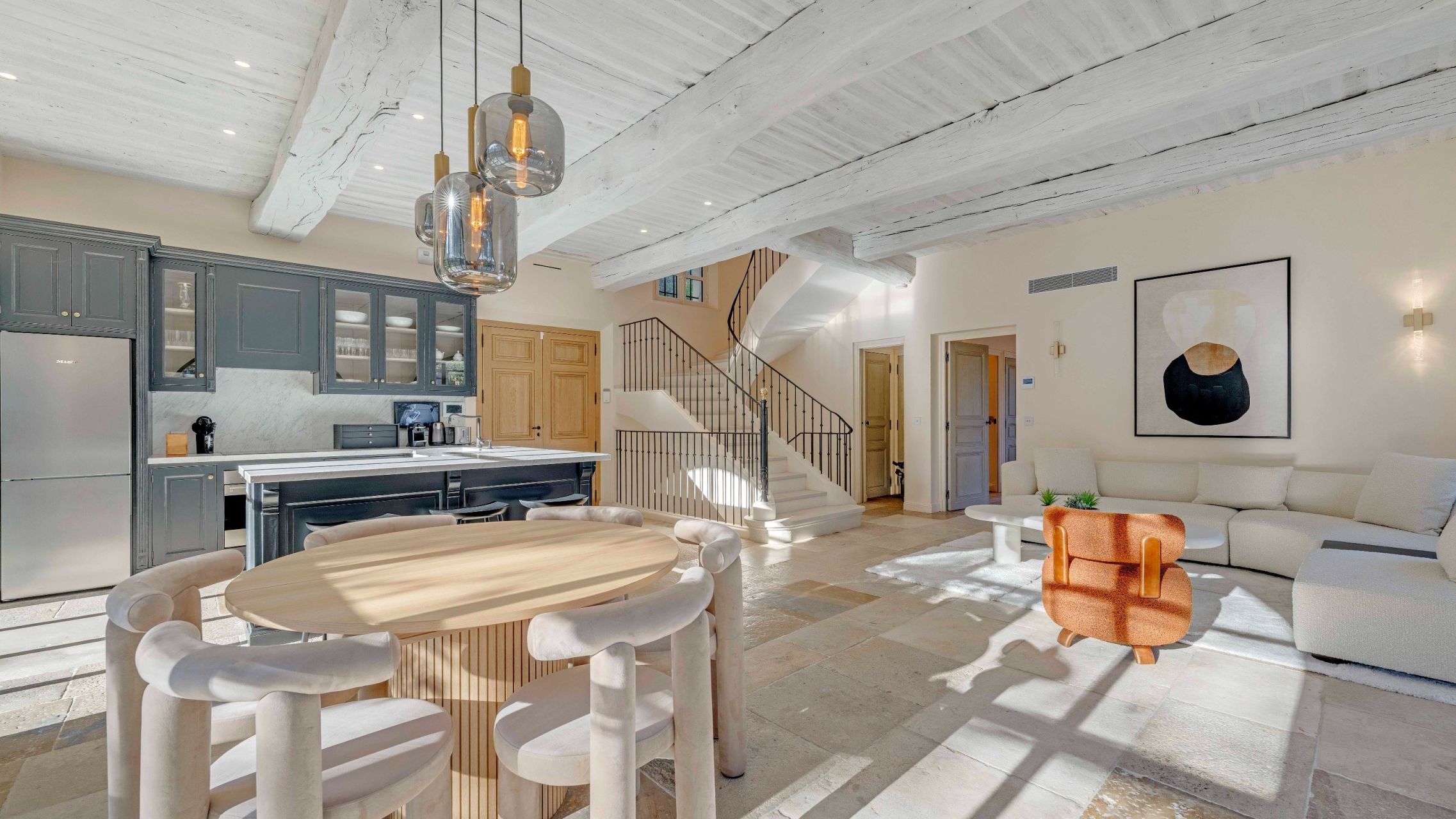 luxury villa 15 Rooms for sale on ST TROPEZ (83990)