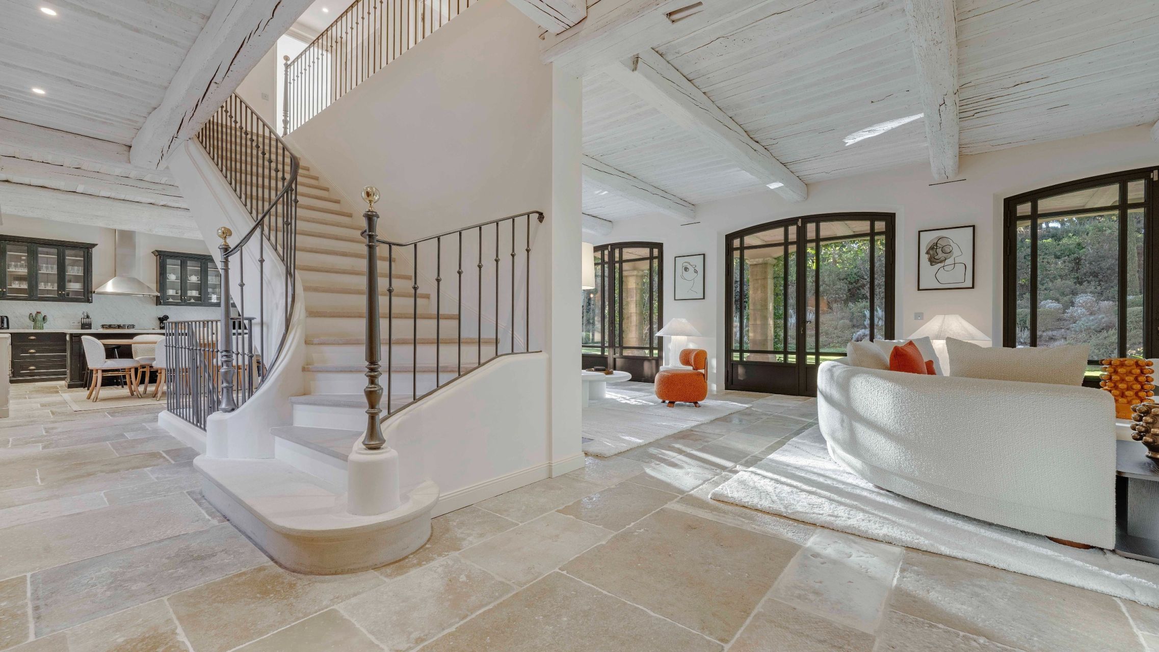 luxury villa 15 Rooms for sale on ST TROPEZ (83990)