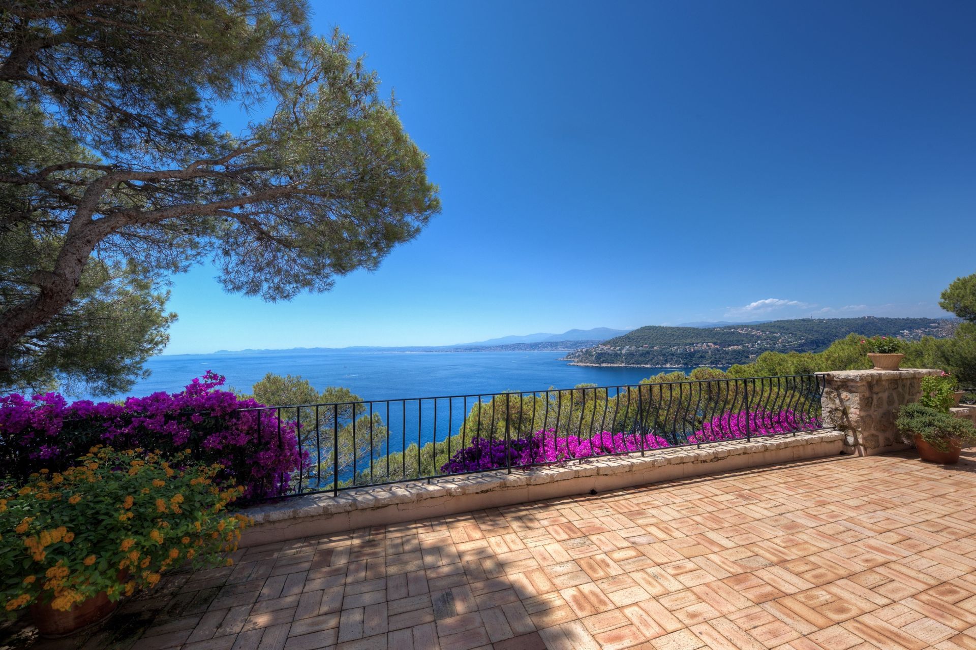 luxury provencale house 9 Rooms for sale on ST JEAN CAP FERRAT (06230)