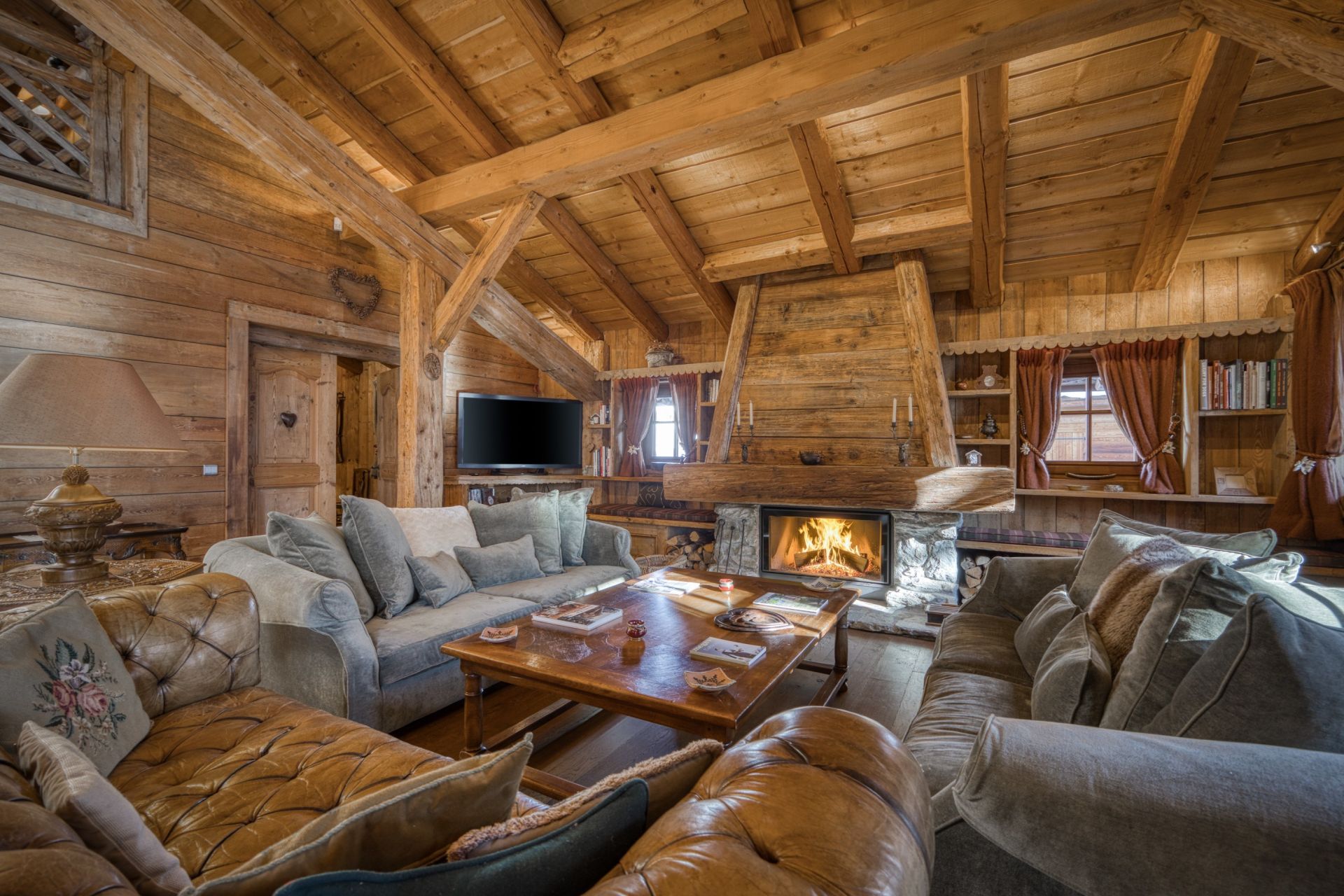 luxury chalet 9 Rooms for sale on MEGEVE (74120)