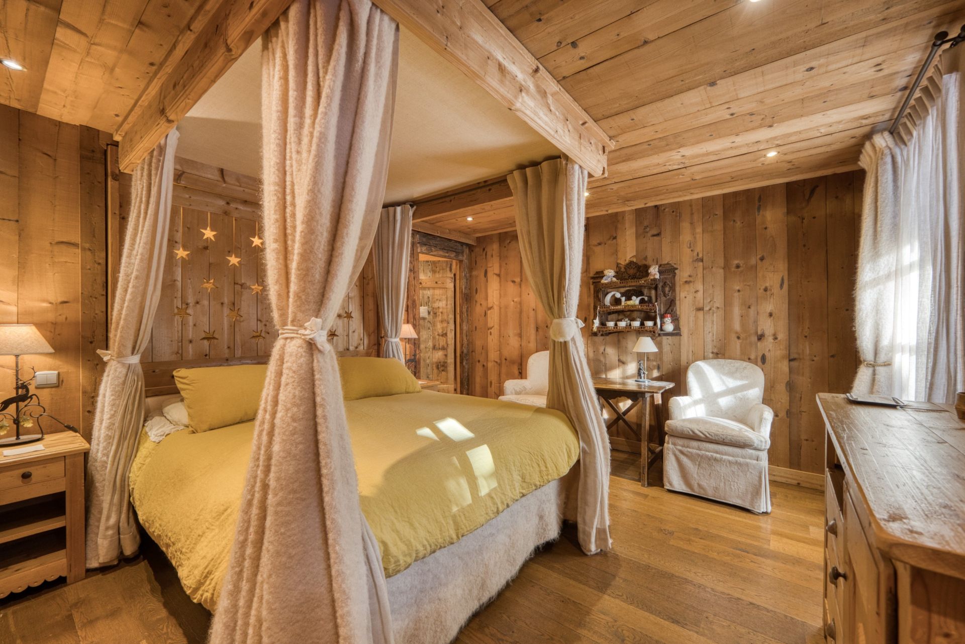 luxury chalet 9 Rooms for sale on MEGEVE (74120)