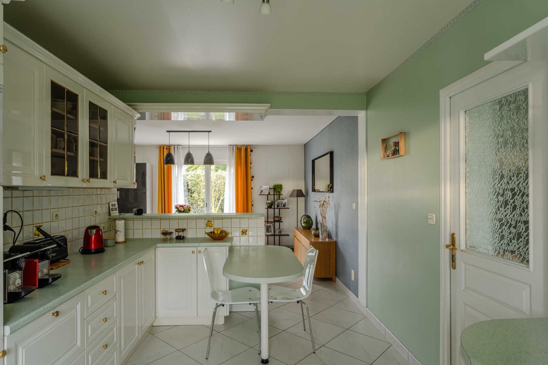 luxury house 8 Rooms for sale on BERNIERES SUR MER (14990)