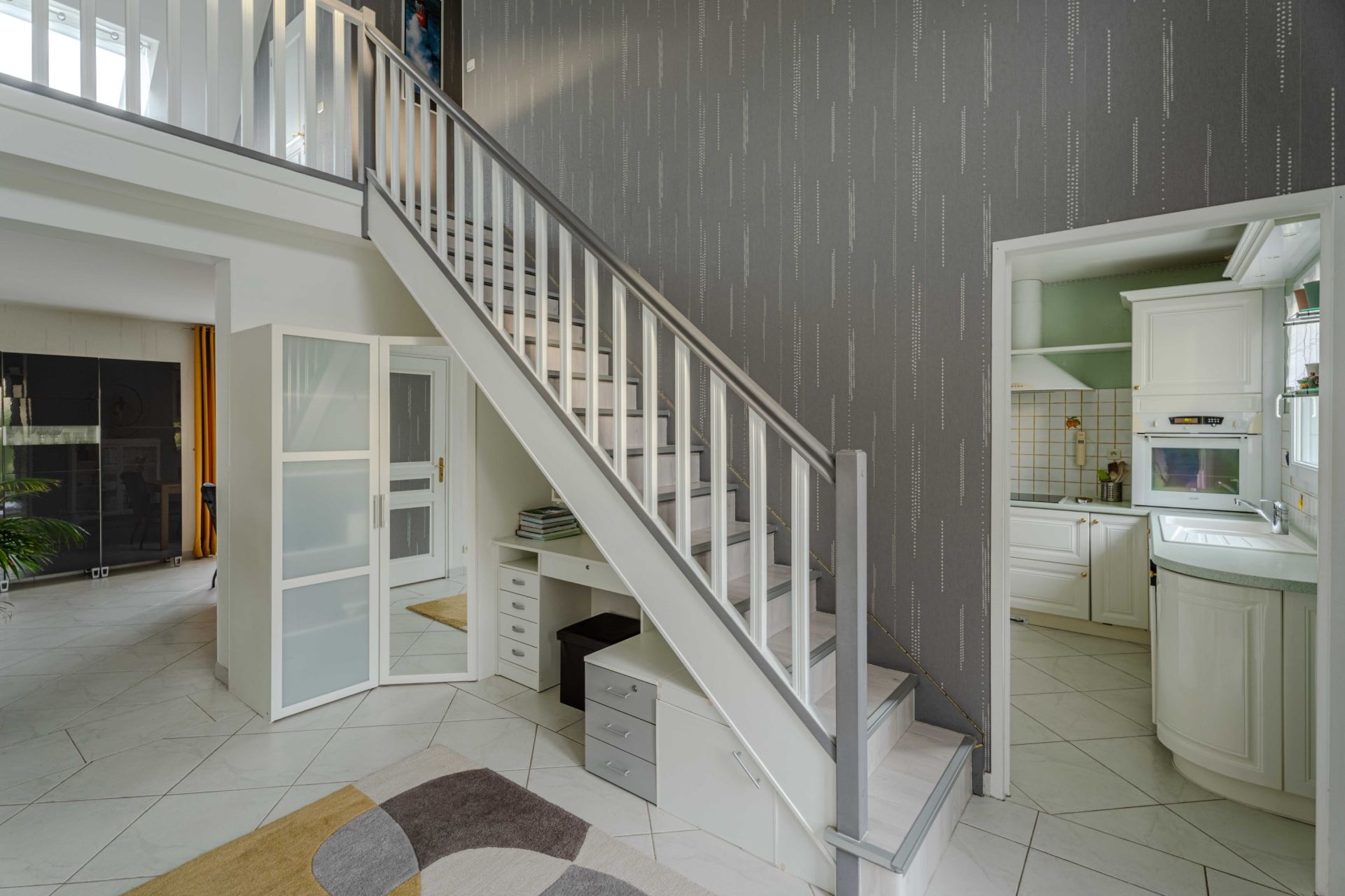 luxury house 8 Rooms for sale on BERNIERES SUR MER (14990)