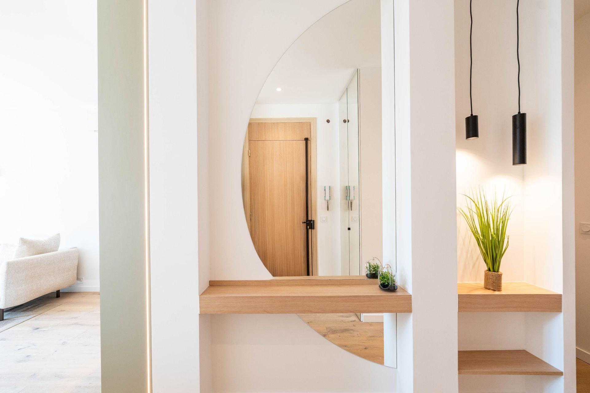 luxury apartment 4 Rooms for sale on CANNES (06400)