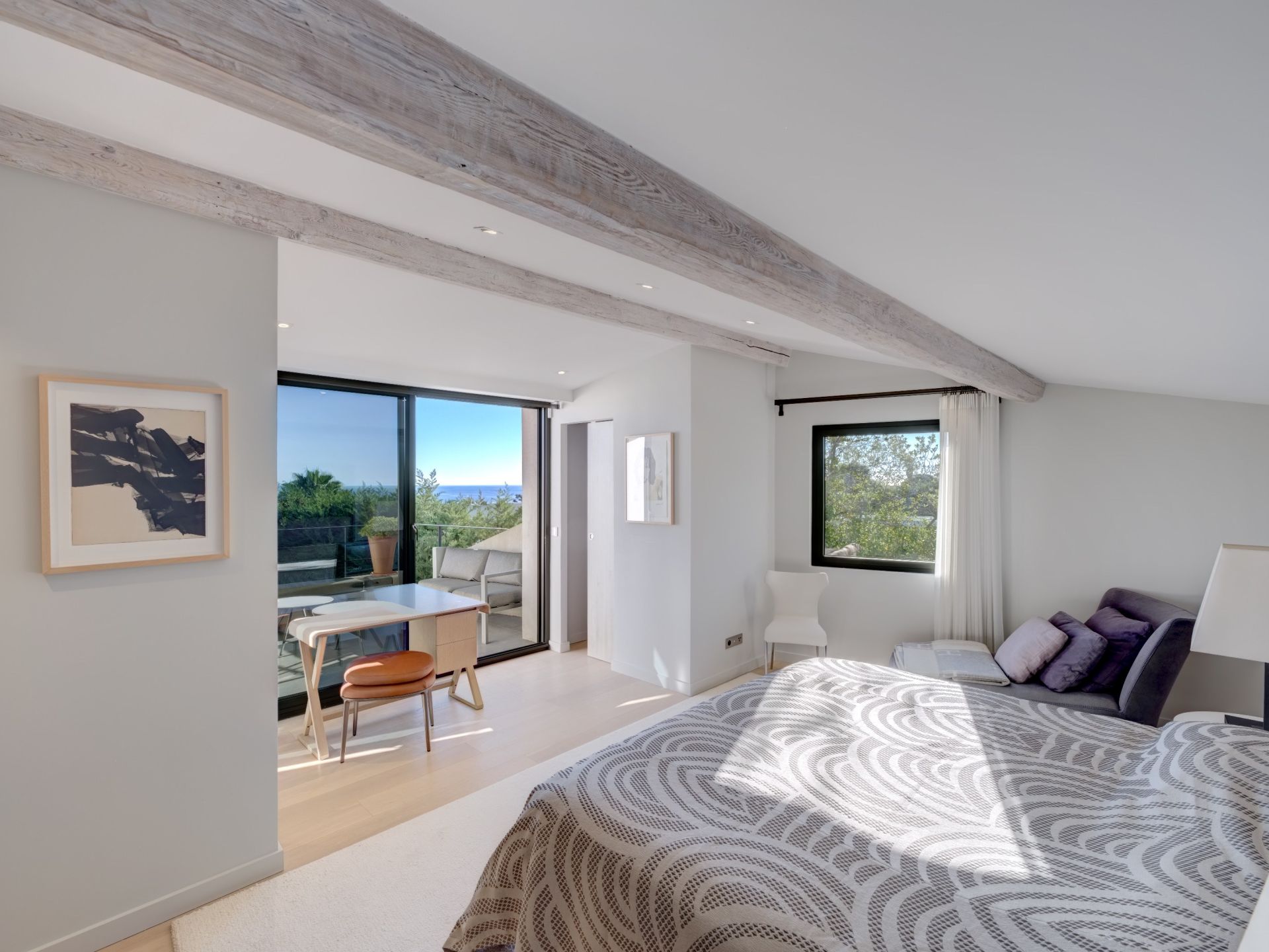 luxury villa 5 Rooms for sale on CANNES (06400)