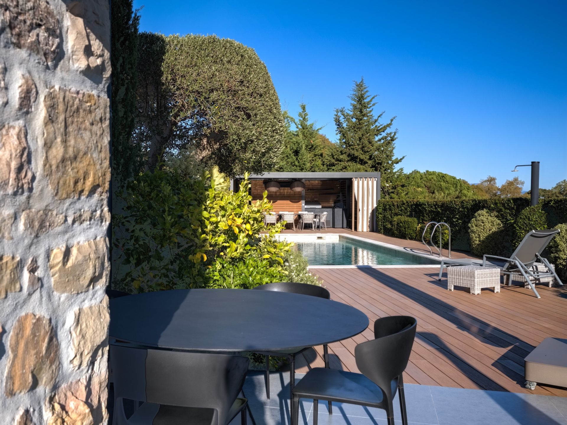 luxury villa 5 Rooms for sale on CANNES (06400)