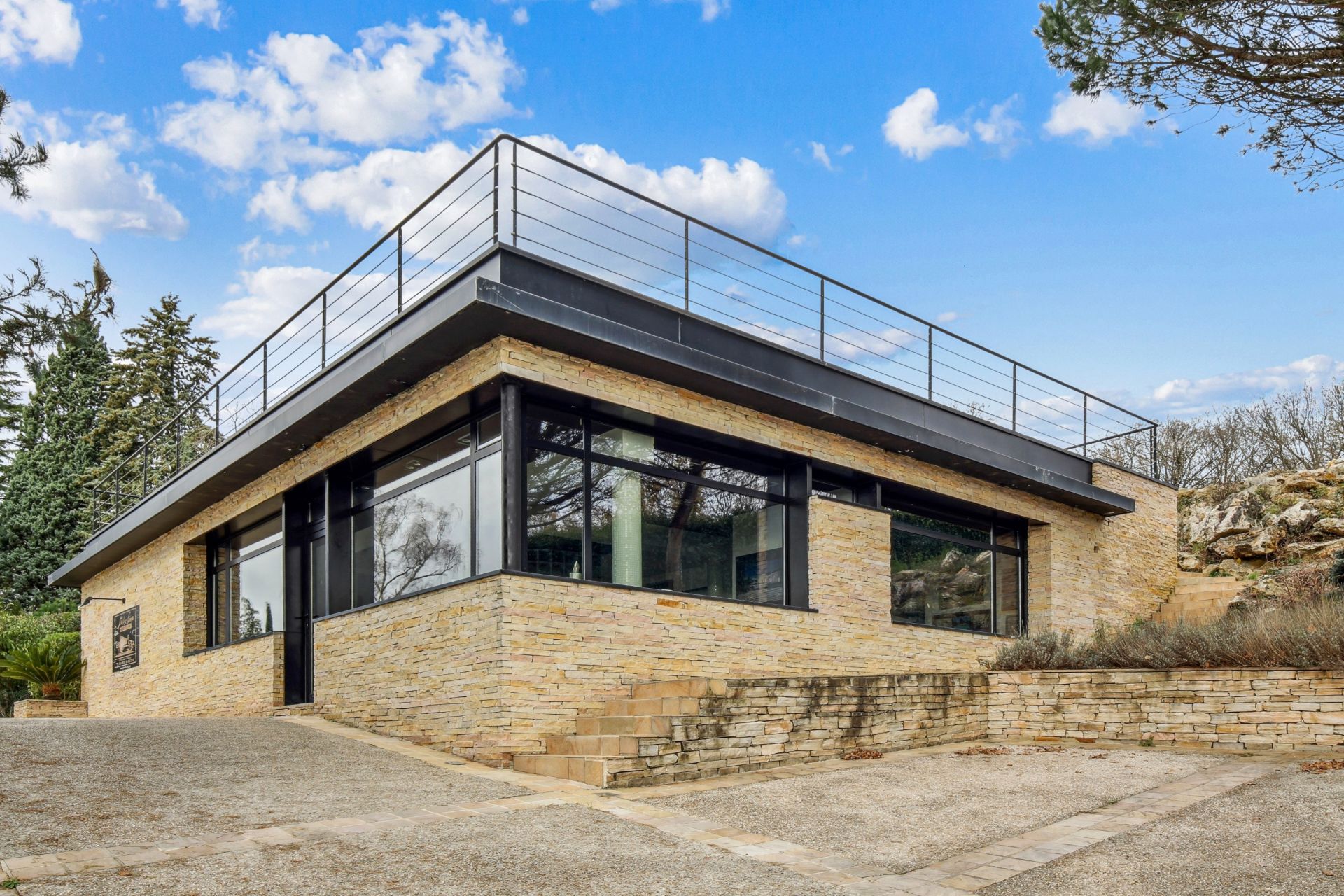 maison d'architecte 9 Pièces en vente sur VAUHALLAN (91430)