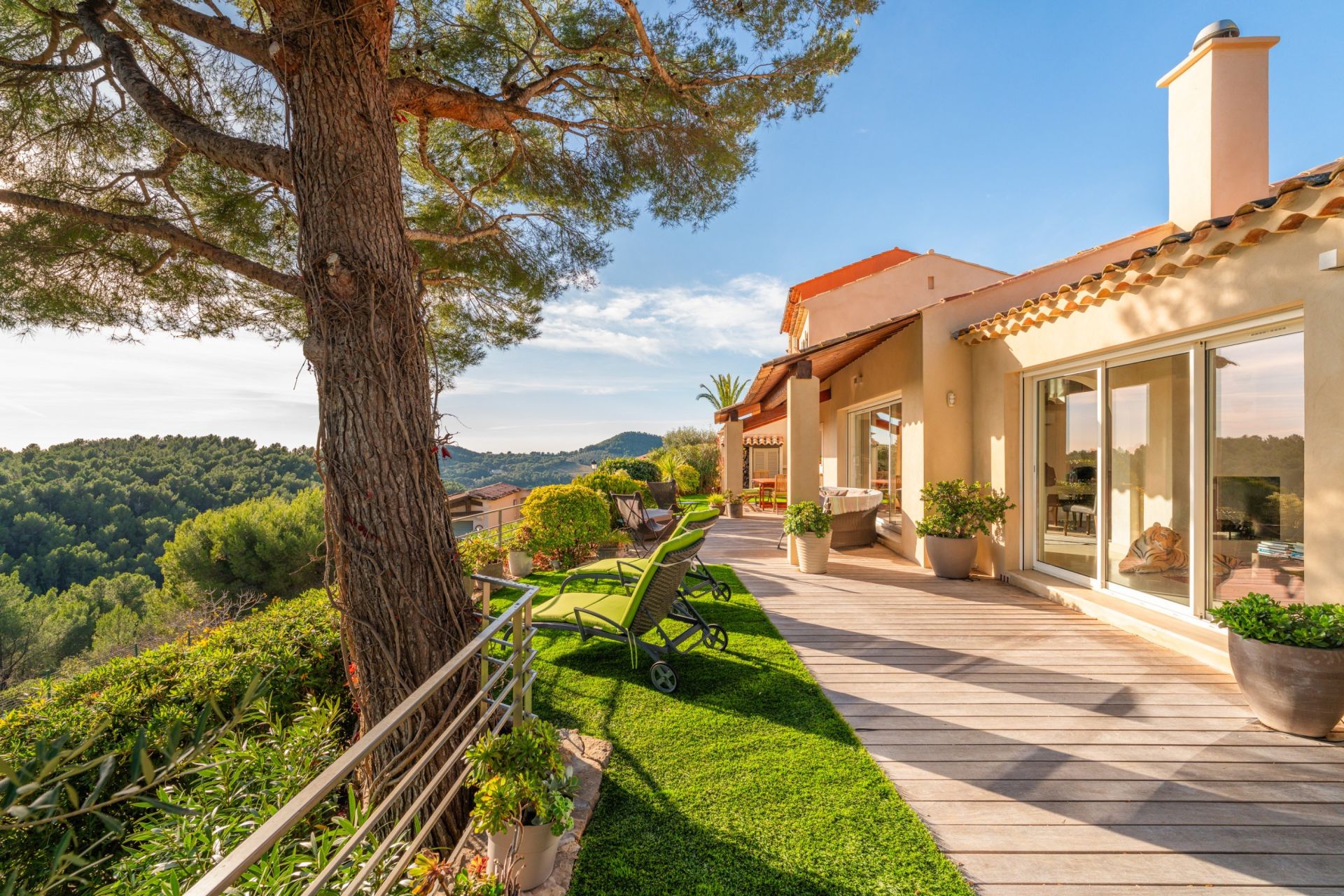 maison de luxe 5 Pièces en vente sur ST CYR SUR MER (83270)
