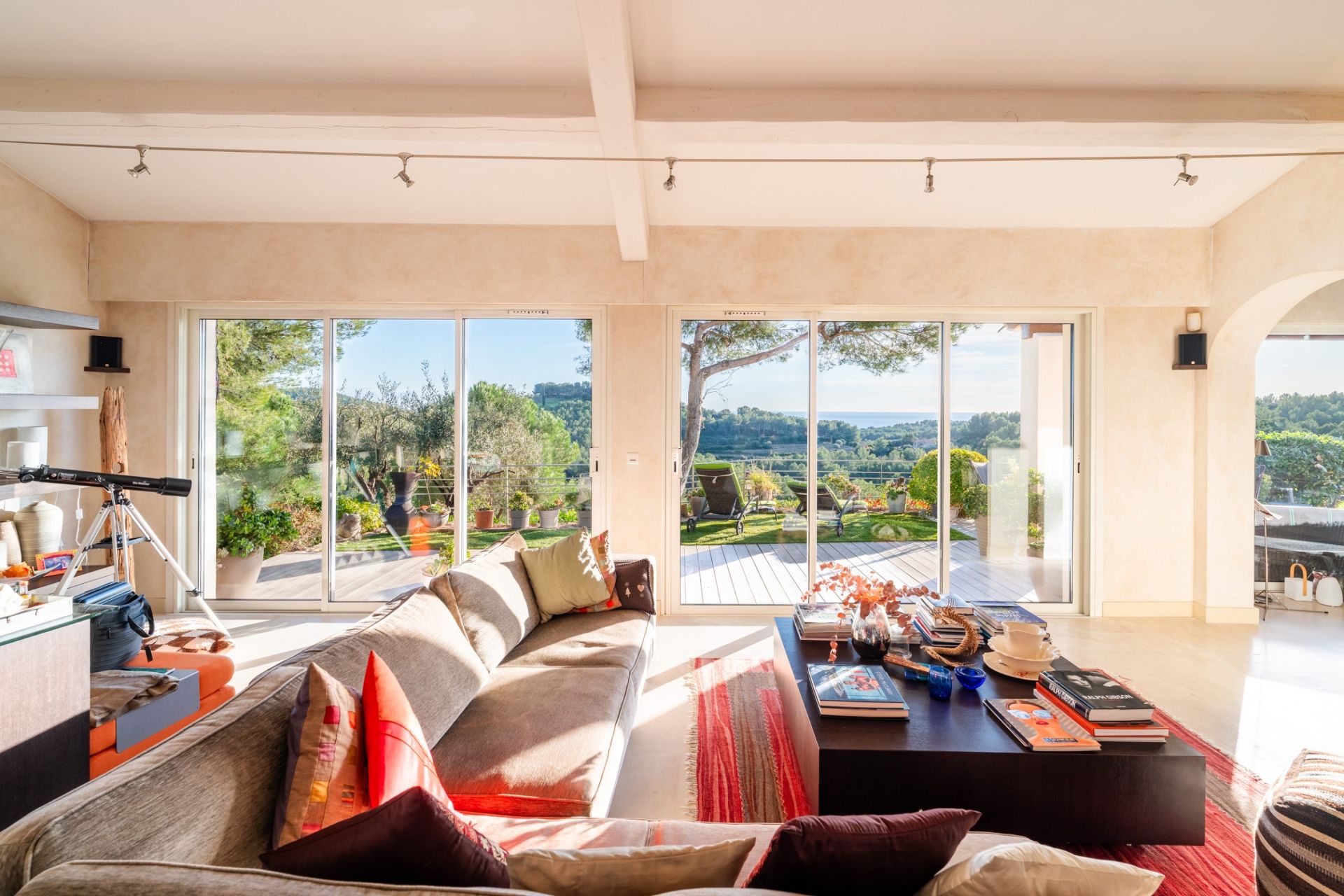 maison de luxe 5 Pièces en vente sur ST CYR SUR MER (83270)