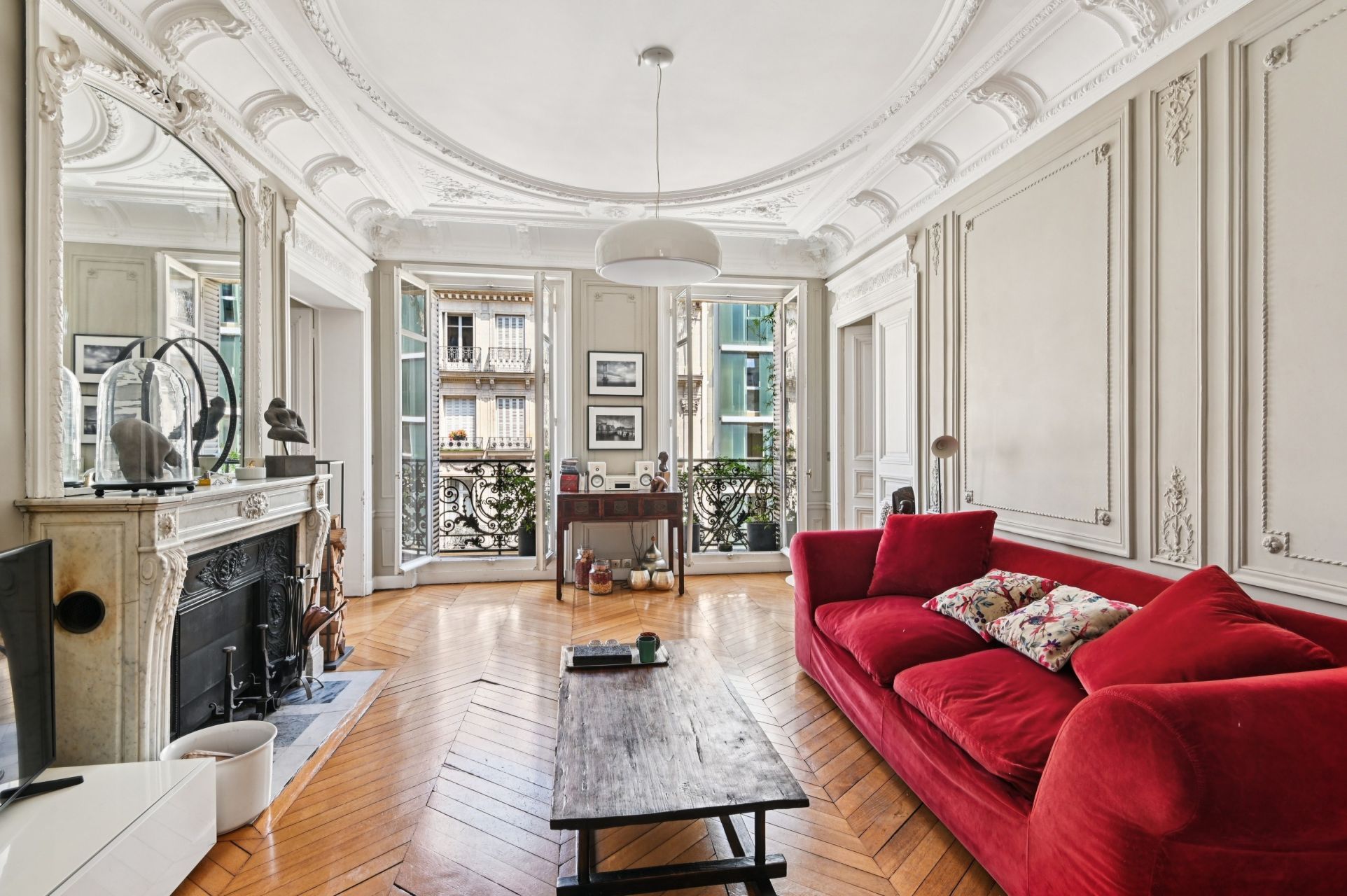 luxury apartment 7 Rooms for sale on PARIS (75017)