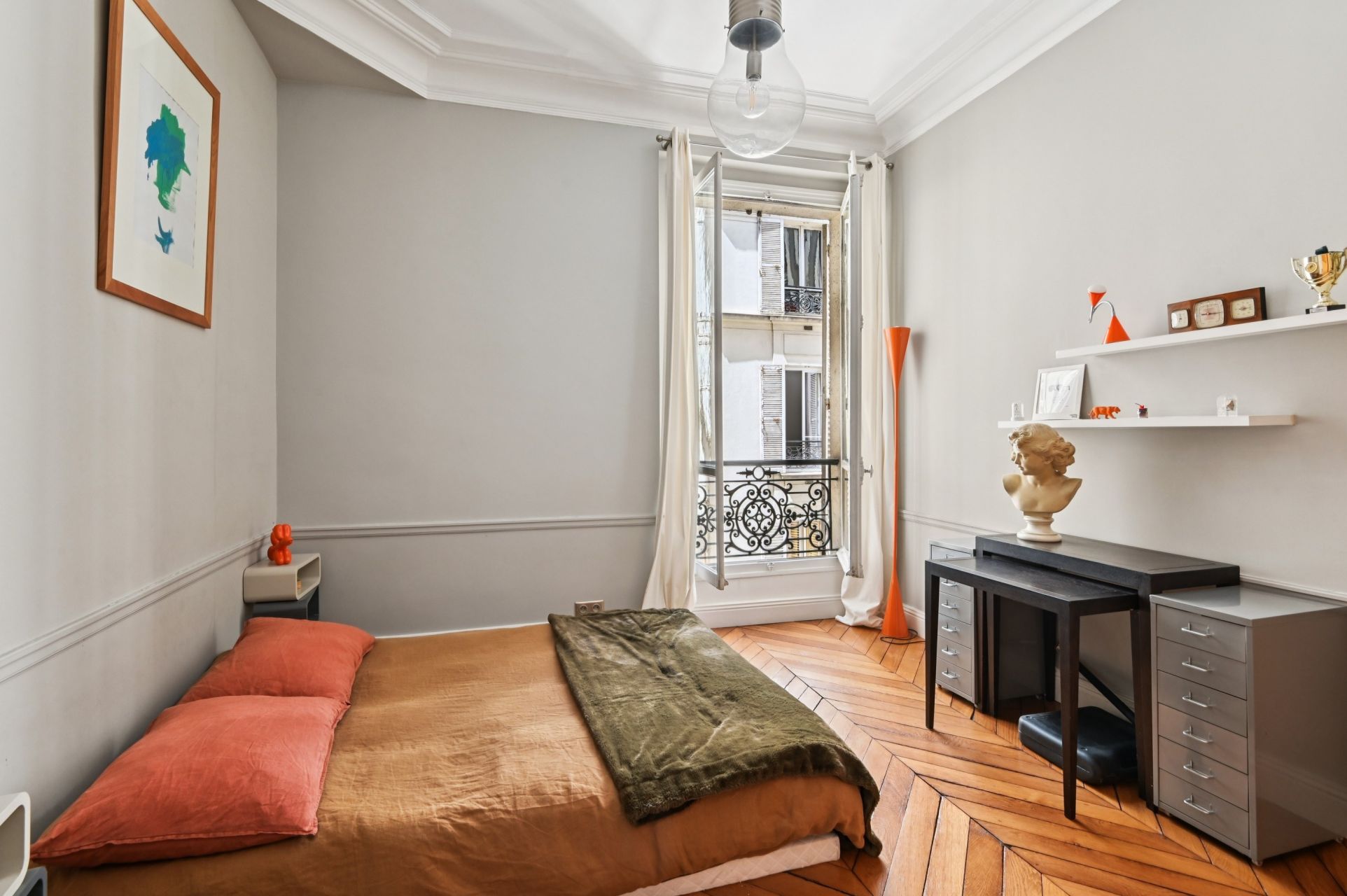 luxury apartment 7 Rooms for sale on PARIS (75017)
