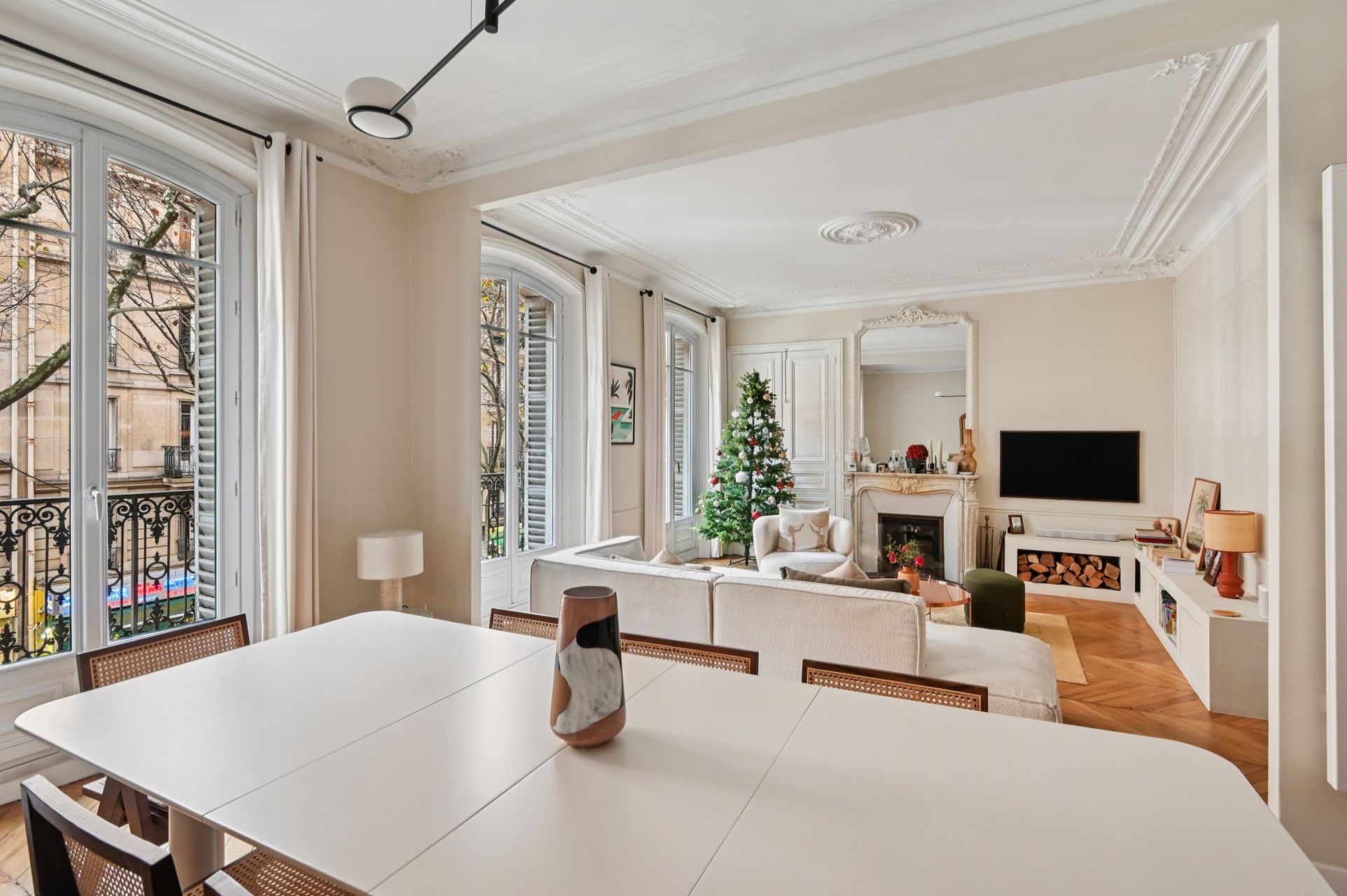 luxury apartment 4 Rooms for sale on PARIS (75010)