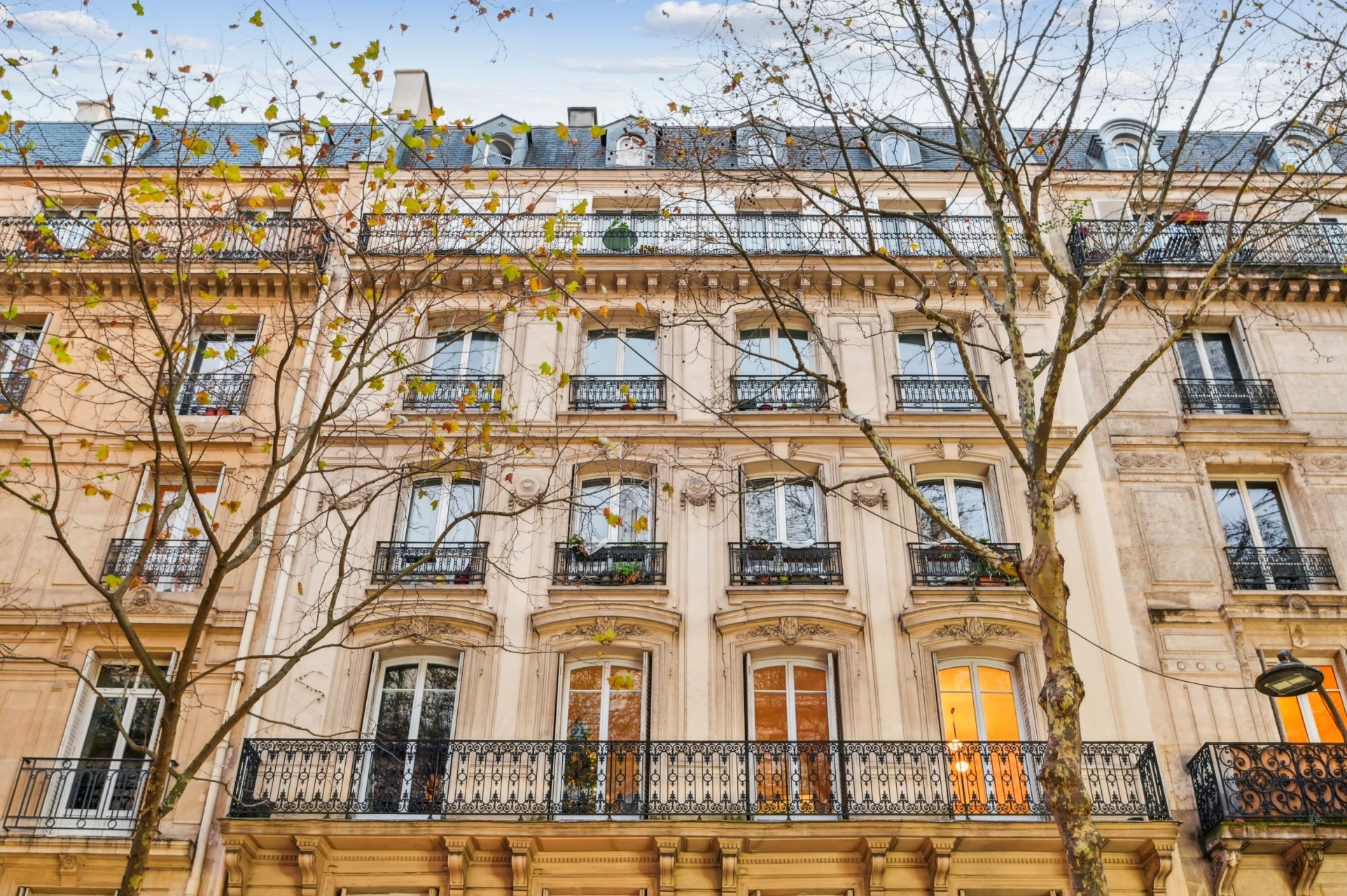 luxury apartment 4 Rooms for sale on PARIS (75010)