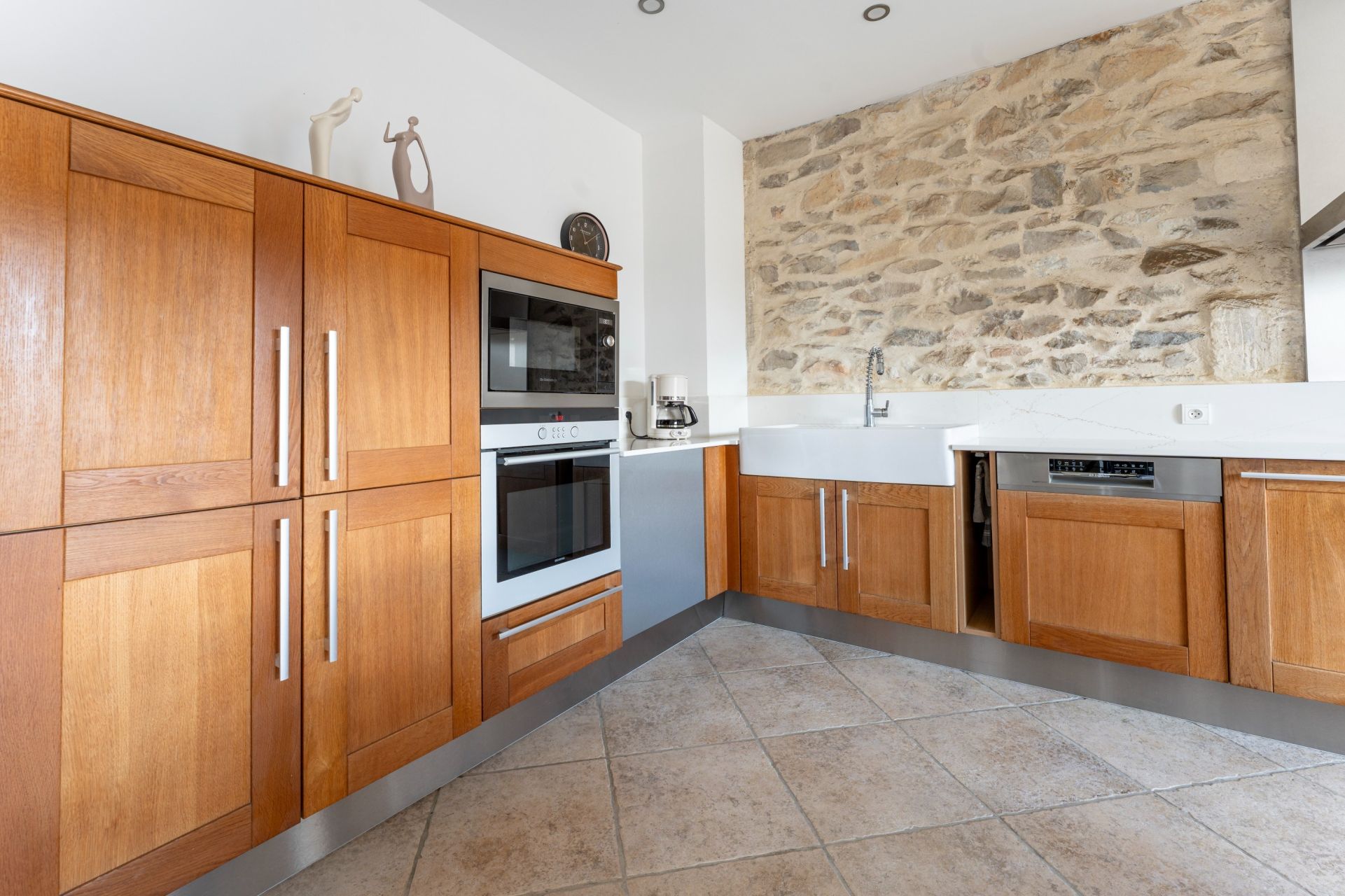 maison de luxe 7 Pièces en vente sur ST LAURENT D AIGOUZE (30220)