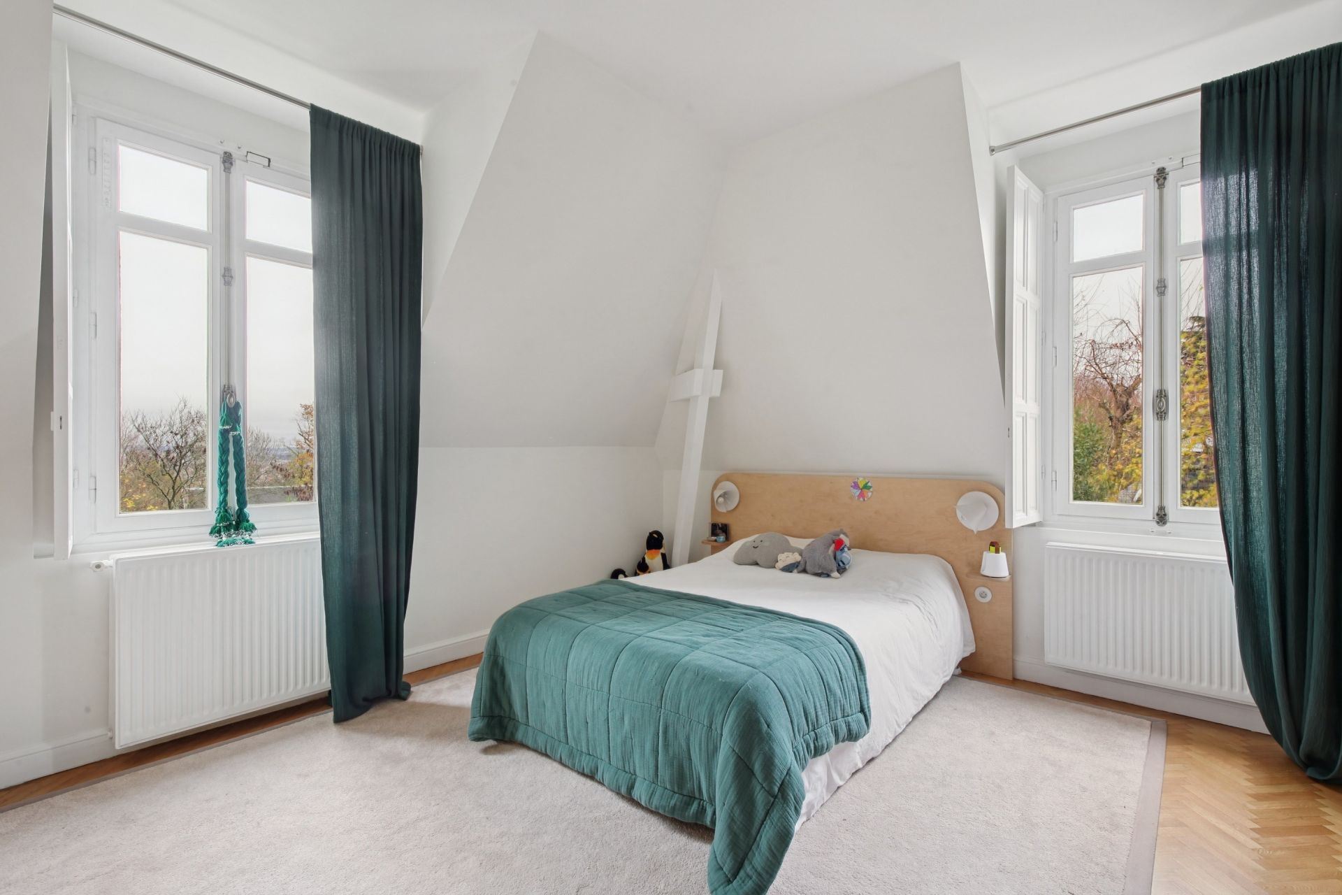 luxury house 8 Rooms for sale on LOUVECIENNES (78430)