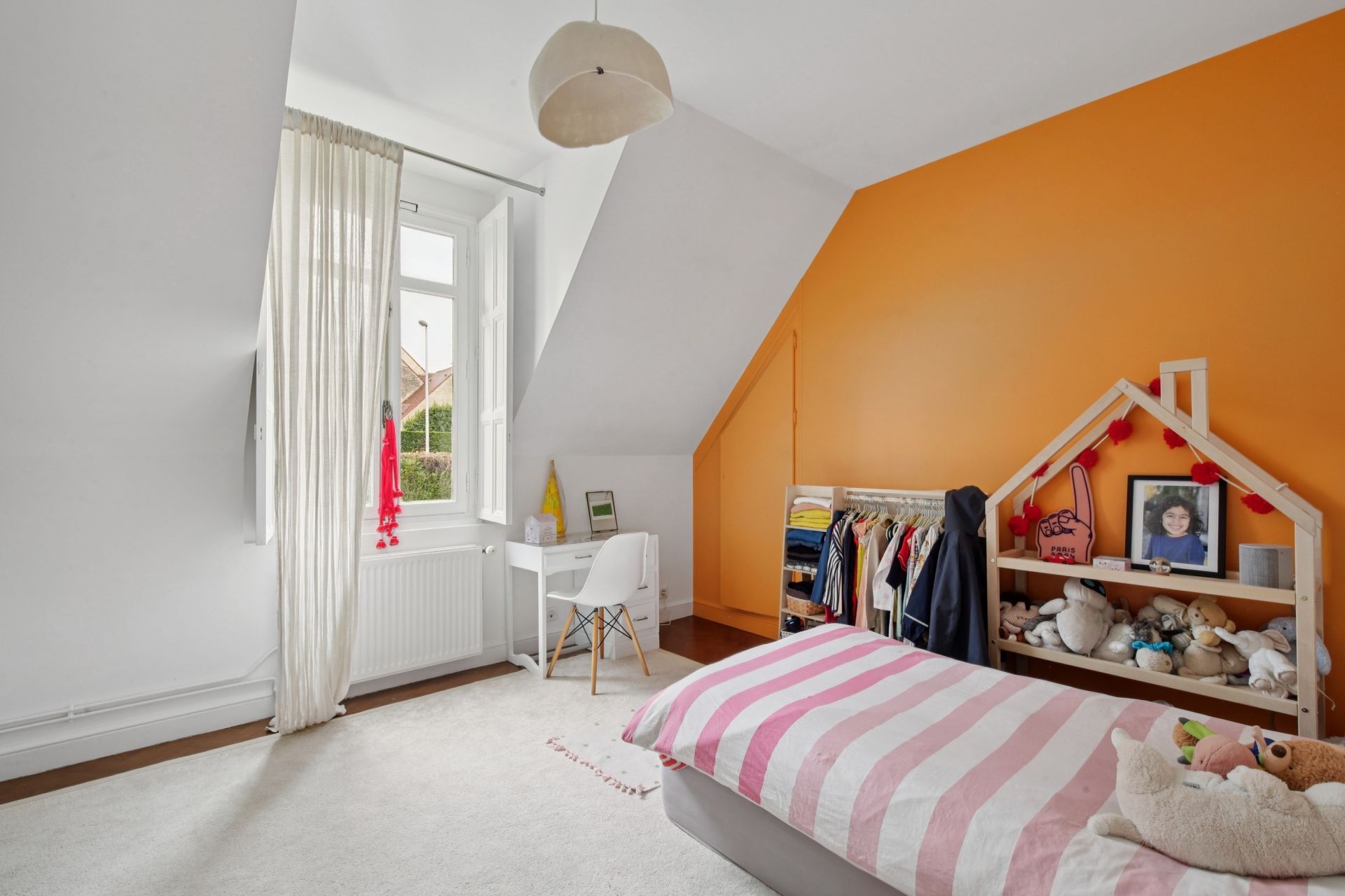 luxury house 8 Rooms for sale on LOUVECIENNES (78430)