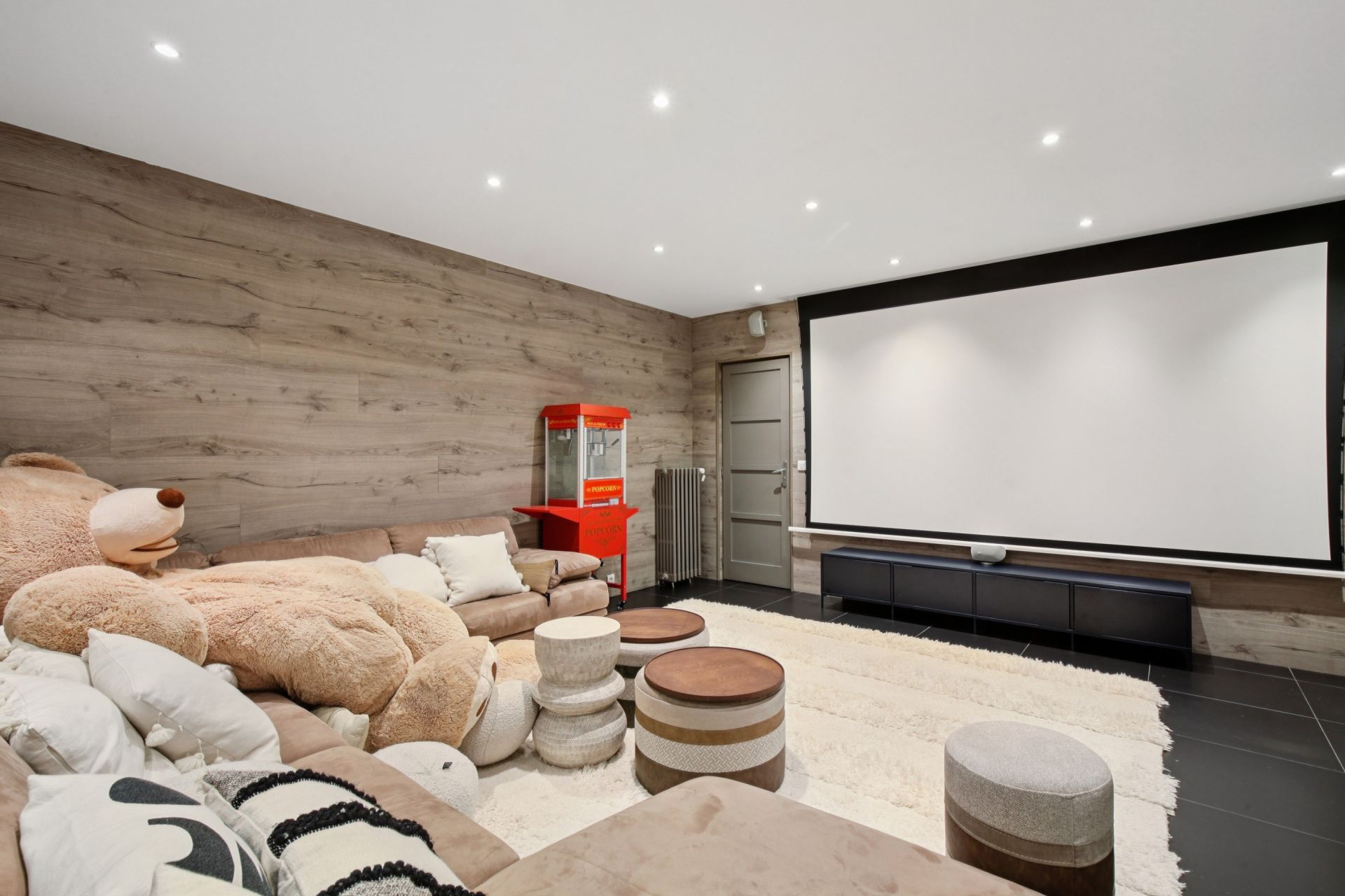 luxury house 8 Rooms for sale on LOUVECIENNES (78430)