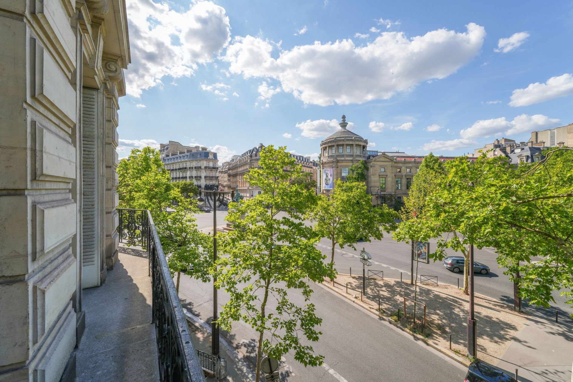luxury apartment 5 Rooms for sale on PARIS (75016)