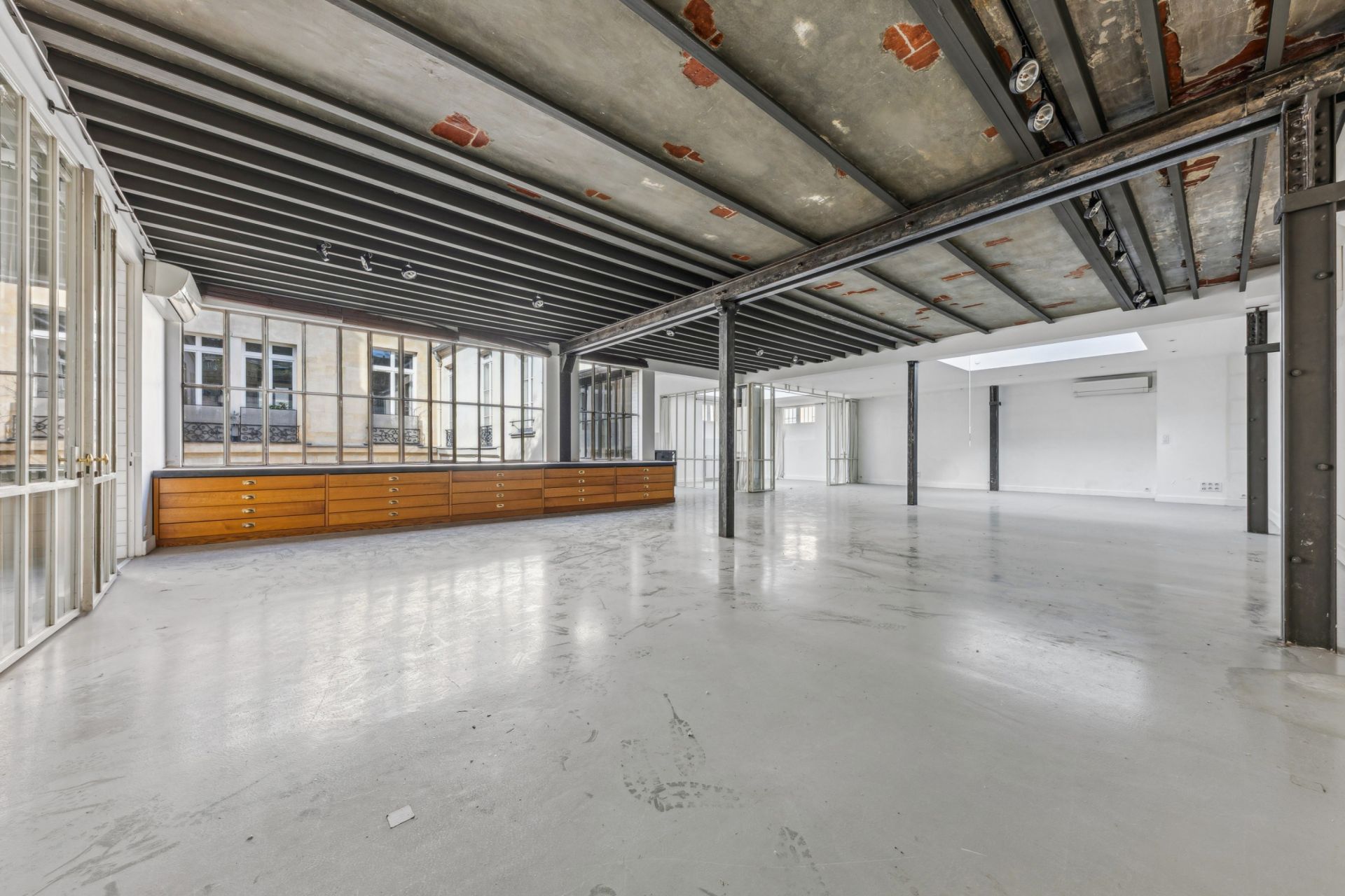 luxury apartment 5 Rooms for sale on PARIS (75006)